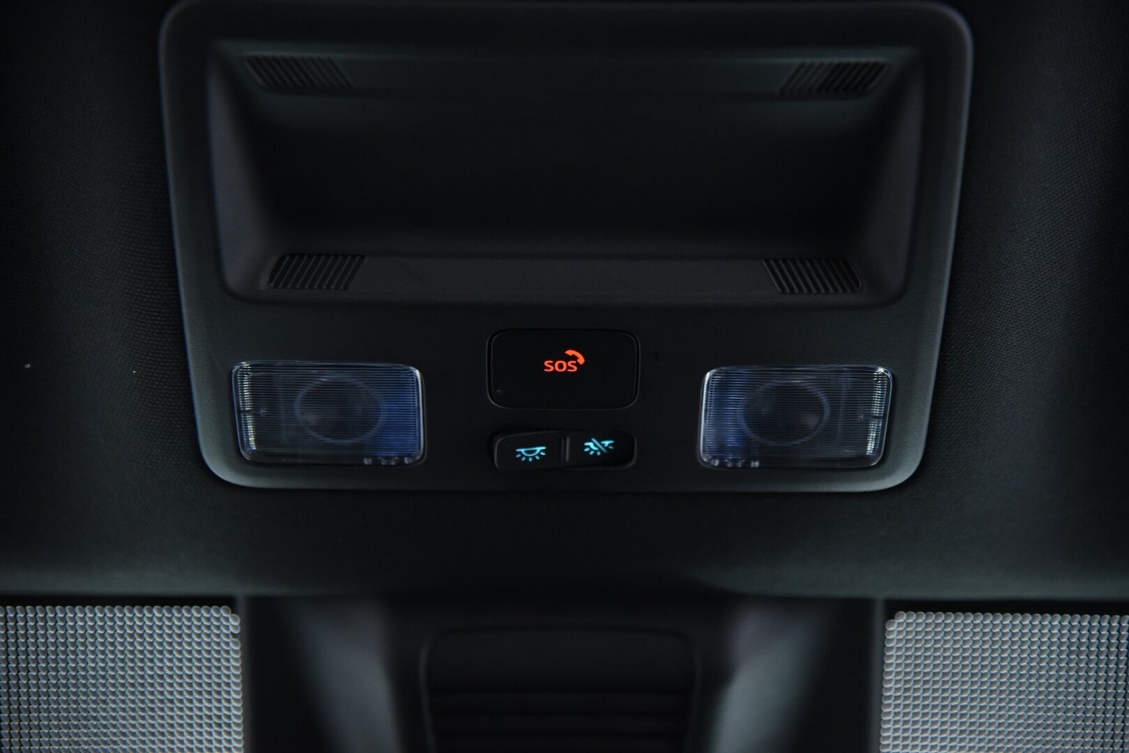 Ford Focus 2021 1,5 TDCi EcoBlue 120hv A8 ST-Line Wagon * Webasto / Adapt. vakkari / Lämmitettävä tuulilasi / P-kamera / Koukku / Kaistavahti - Suomi-auto / Kahdet renkaat omilla alumiinivanteilla / Hihna tehty 2025  / Juuri huollettu!