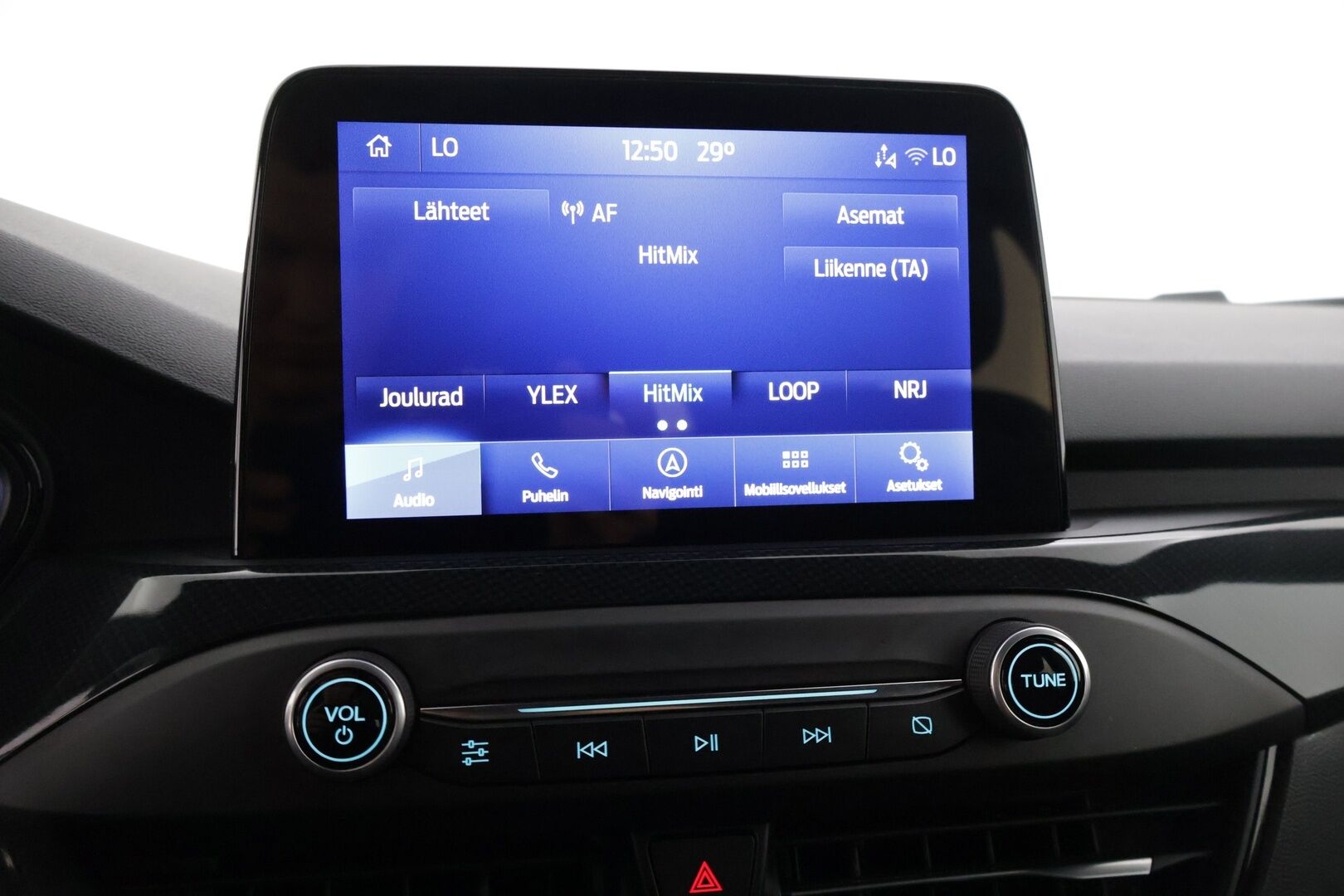 Ford Focus 2021 1,5 TDCi EcoBlue 120hv A8 ST-Line Wagon * Webasto / Adapt. vakkari / Lämmitettävä tuulilasi / P-kamera / AppleCarPlay * - * Suomi-auto / Merkkiliikkeen huoltokirja! / Kahdet renkaat omilla alumiinivanteilla! *