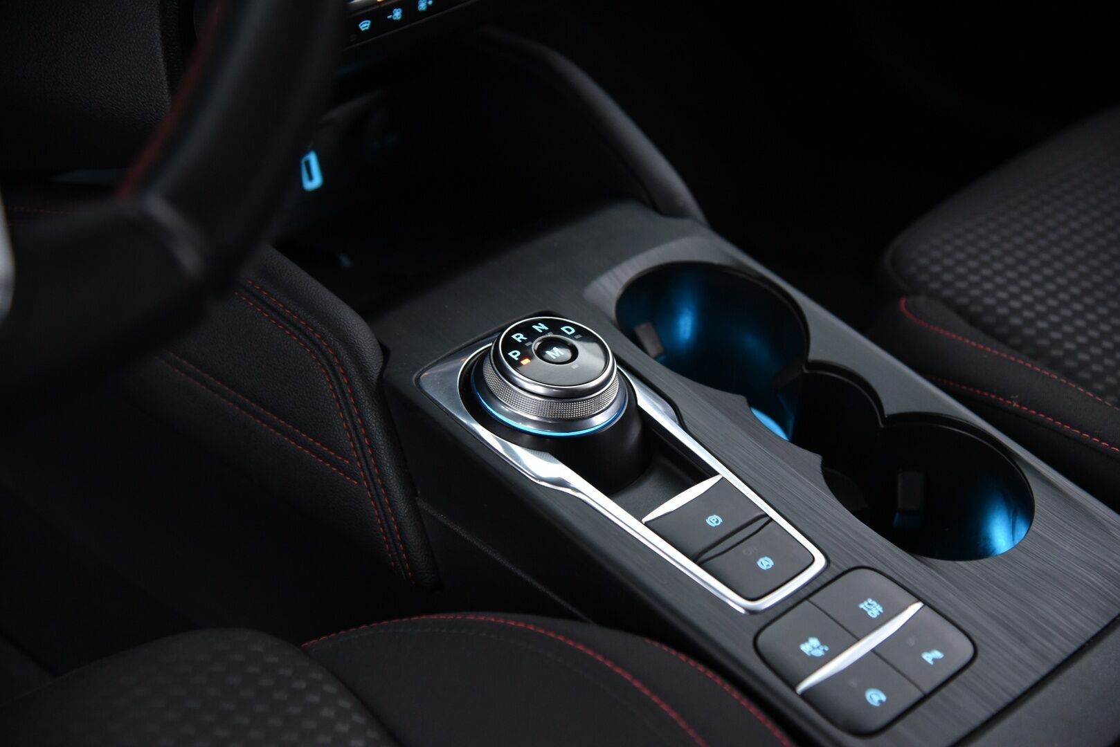 Ford Focus 2021 1,5 TDCi EcoBlue 120hv A8 ST-Line Wagon * Webasto / Adapt. vakkari / Lämmitettävä tuulilasi / P-kamera / Koukku / Kaistavahti - Suomi-auto / Kahdet renkaat omilla alumiinivanteilla / Hihna tehty 2025  / Juuri huollettu!