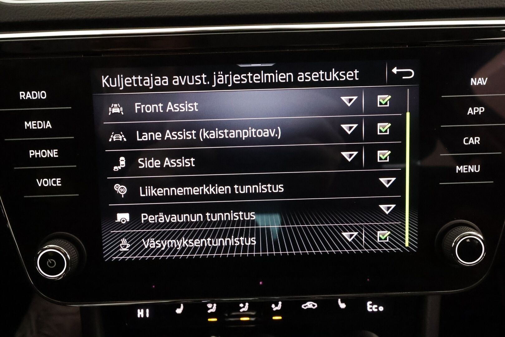 Skoda Superb 2021 Combi 1,4 TSI PHEV Style iV DSG * Webasto / Koukku / ACC / Matrix-LED / P.kamera / Canton / Navi / Muistipenkit * - 1-om Suomi-auto / 2x Latauskaapelit / ALV-Vähennyskelpoinen / Merkkihuollettu!