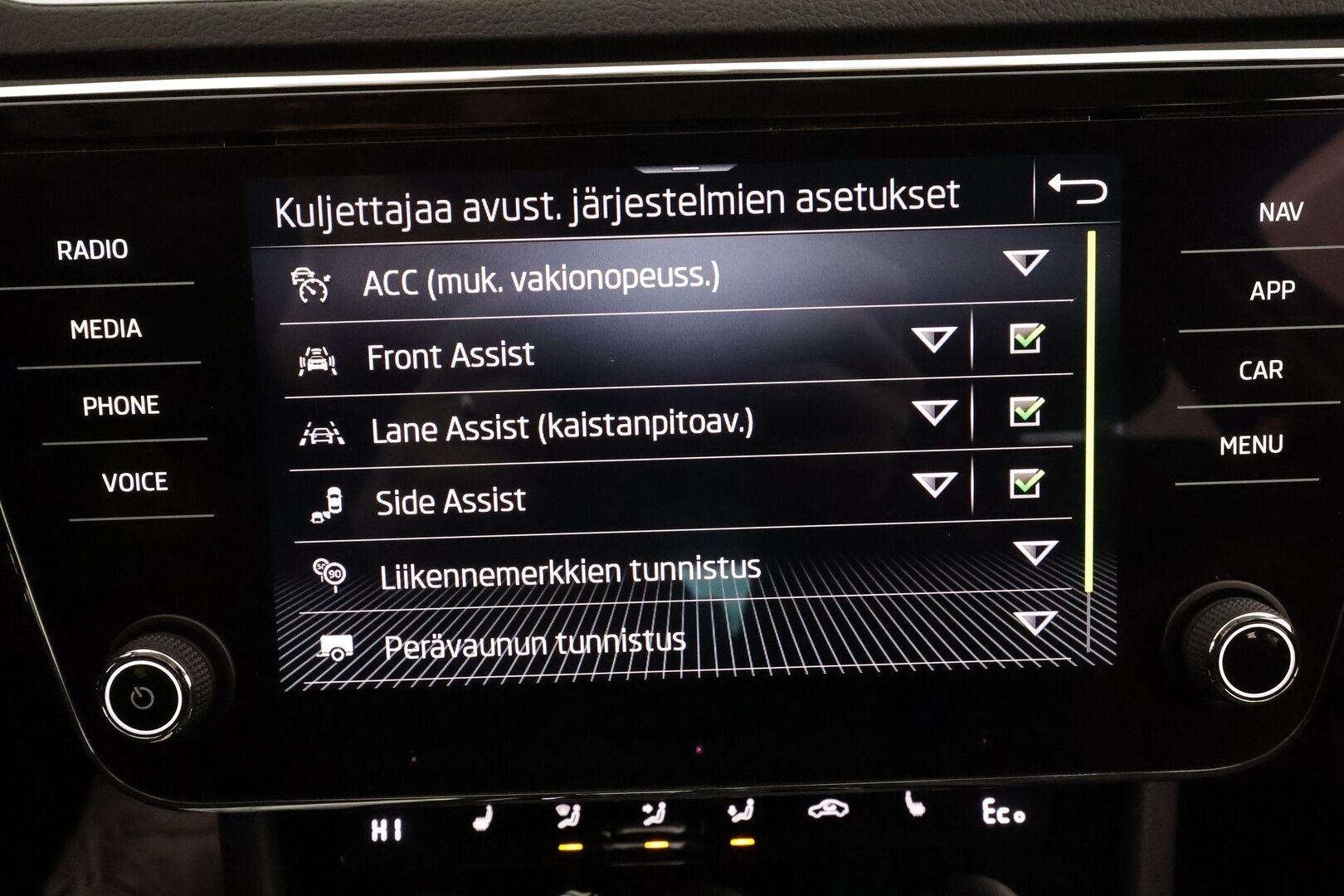 Skoda Superb 2021 Combi 1,4 TSI PHEV Style iV DSG * Webasto / Koukku / ACC / Matrix-LED / P.kamera / Canton / Navi / Muistipenkit * - 1-om Suomi-auto / 2x Latauskaapelit / ALV-Vähennyskelpoinen / Merkkihuollettu!