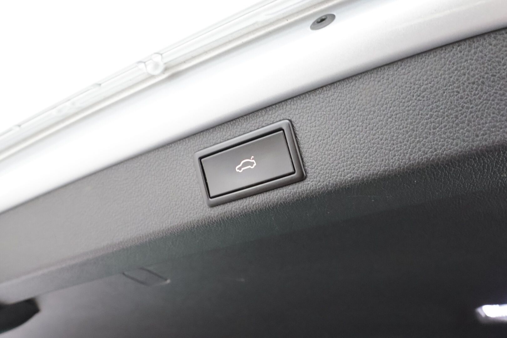 Skoda Superb 2021 Combi 1,4 TSI PHEV Style iV DSG * Webasto / Koukku / ACC / Matrix-LED / P.kamera / Canton / Navi / Muistipenkit * - 1-om Suomi-auto / 2x Latauskaapelit / ALV-Vähennyskelpoinen / Merkkihuollettu!