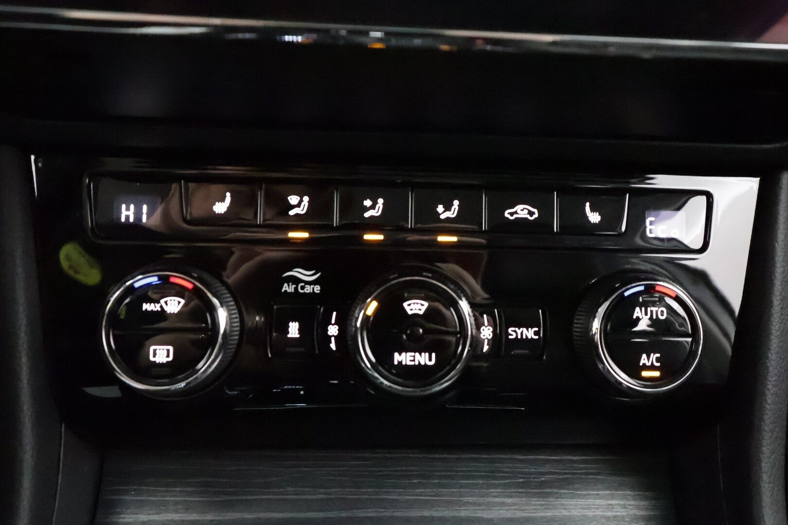 Skoda Superb 2021 Combi 1,4 TSI PHEV Style iV DSG * Webasto / Koukku / ACC / Matrix-LED / P.kamera / Canton / Navi / Muistipenkit * - 1-om Suomi-auto / 2x Latauskaapelit / ALV-Vähennyskelpoinen / Merkkihuollettu!