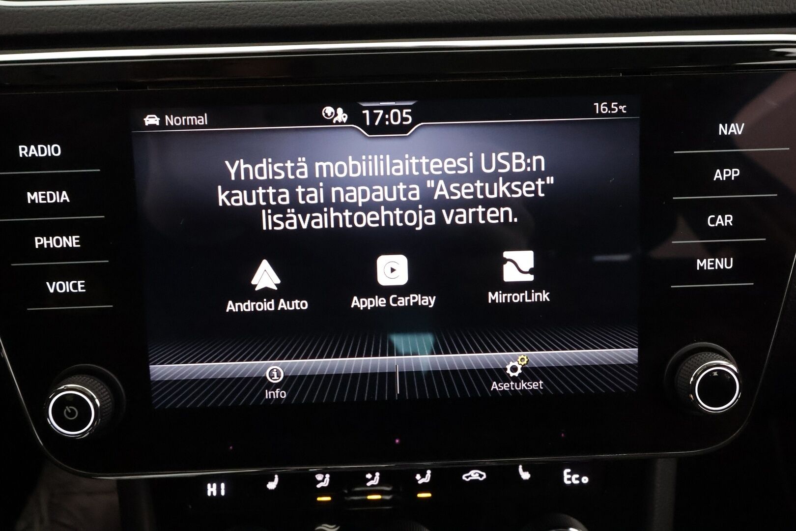 Skoda Superb 2021 Combi 1,4 TSI PHEV Style iV DSG * Webasto / Koukku / ACC / Matrix-LED / P.kamera / Canton / Navi / Muistipenkit * - 1-om Suomi-auto / 2x Latauskaapelit / ALV-Vähennyskelpoinen / Merkkihuollettu!