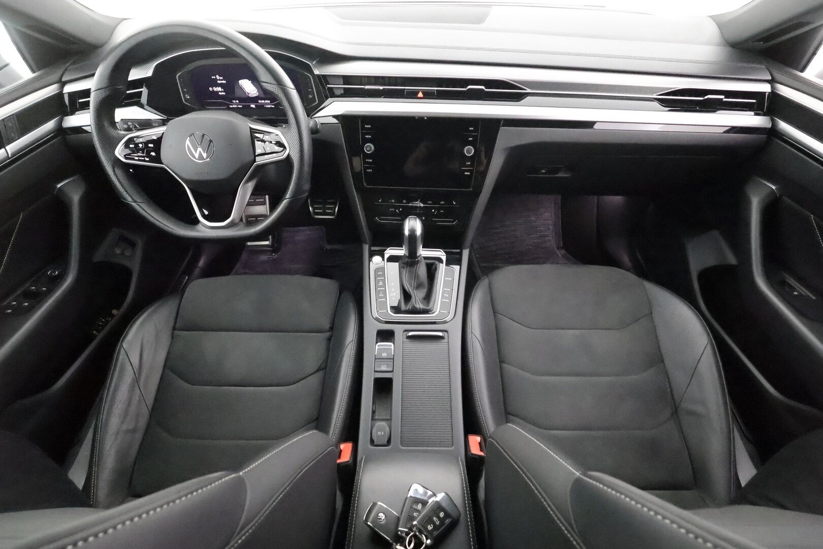 Volkswagen Arteon 2022 Shooting Brake R-Line eHybrid 160 kW DSG-automaatti - | ACC | Webasto | Koukku | Hierova ergocomfort Istuin | LED | P.Kamera | Puolinahat | Apple&Android | Kahdet Renkaat |