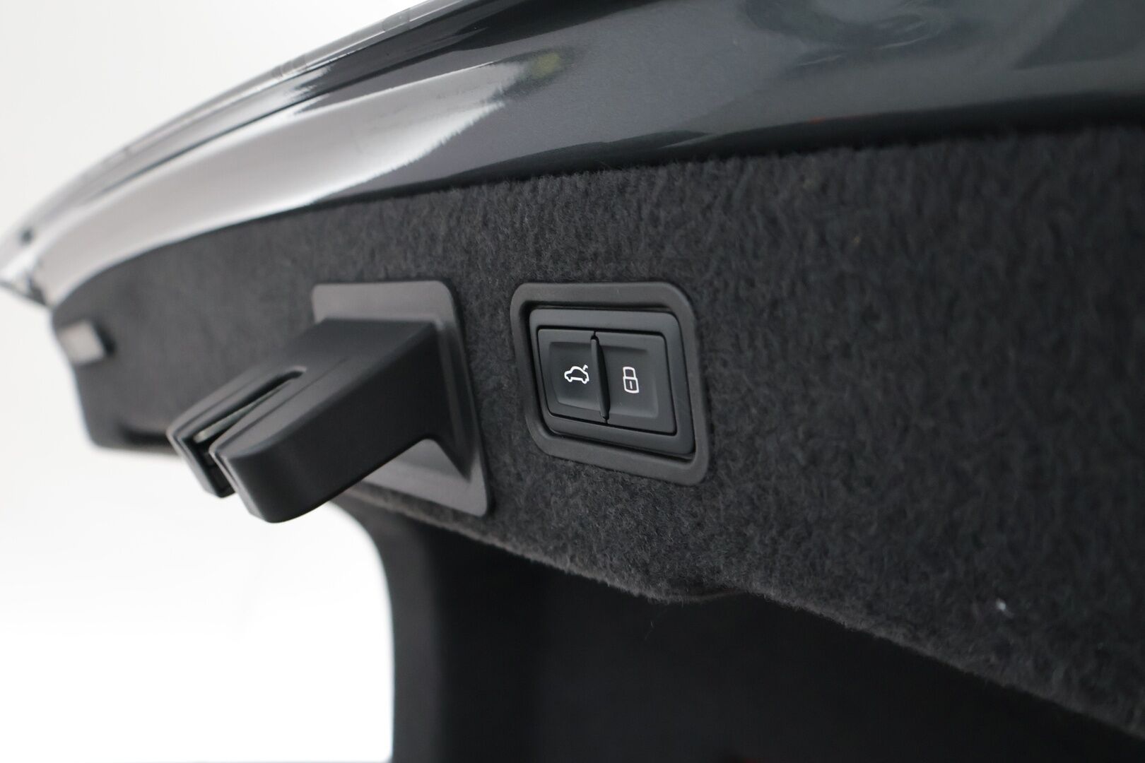 Audi A8 2021 Sedan Lang 60 TFSI e quattro tiptronic *Häikäsevät varusteet / HD Matrix LED+Laser / TV / Sähkösäätöiset etu- ja takaistuimet hieronnalla & ilmastoinnilla / HUD / Yönäkö / Panorama / Imuovet* - 3,99% KORKOTARJOUS TÄHÄN AUTOON 21.9. ASTI - *Akku kuntotarkistettu! / 1-omisteinen Suomi-auto! / Todella hieno yksilö!*