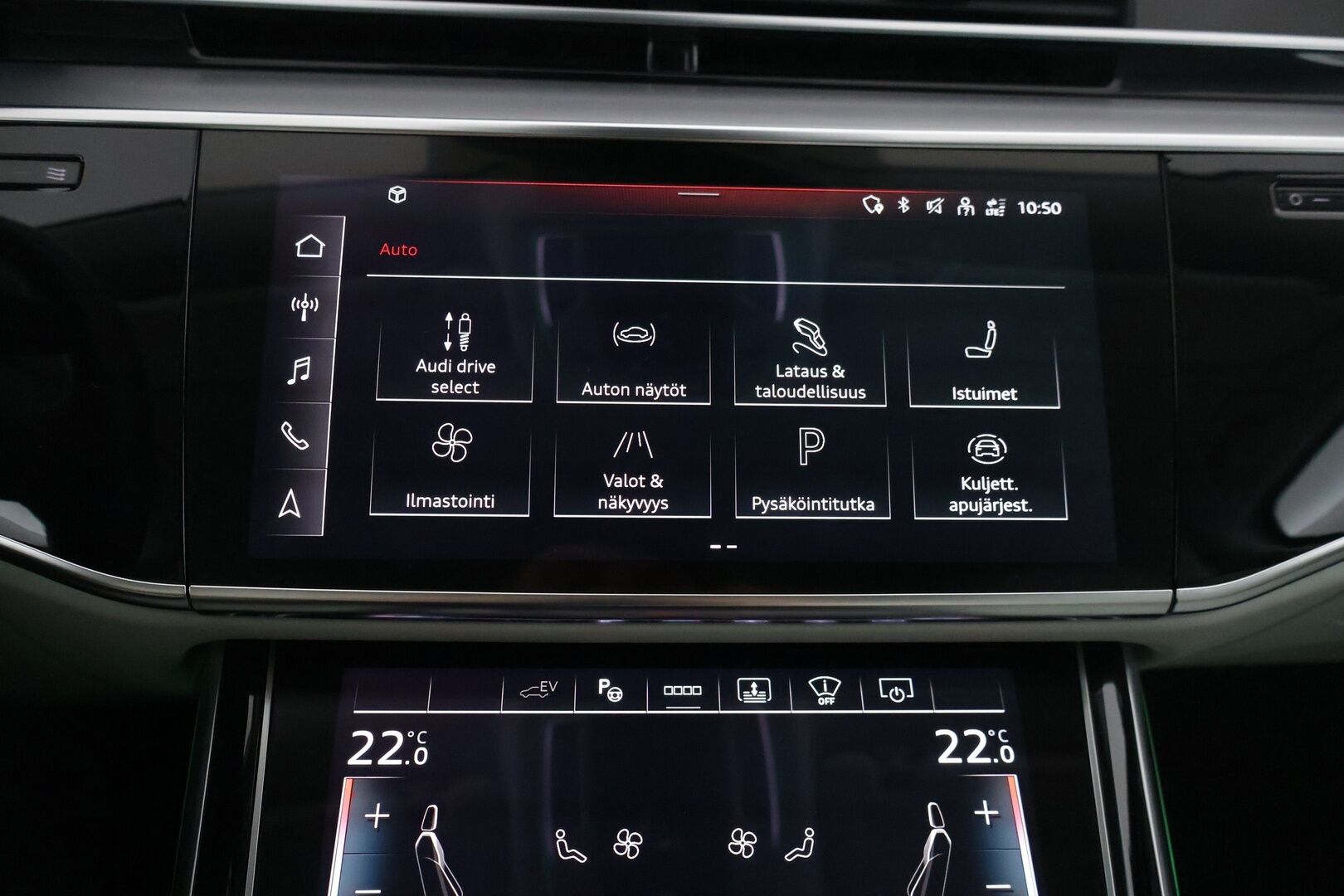 Audi A8 2021 Sedan Lang 60 TFSI e quattro tiptronic *Häikäsevät varusteet / HD Matrix LED+Laser / TV / Sähkösäätöiset etu- ja takaistuimet hieronnalla & ilmastoinnilla / HUD / Yönäkö / Panorama / Imuovet* - 3,99% KORKOTARJOUS TÄHÄN AUTOON 21.9. ASTI - *Akku kuntotarkistettu! / 1-omisteinen Suomi-auto! / Todella hieno yksilö!*