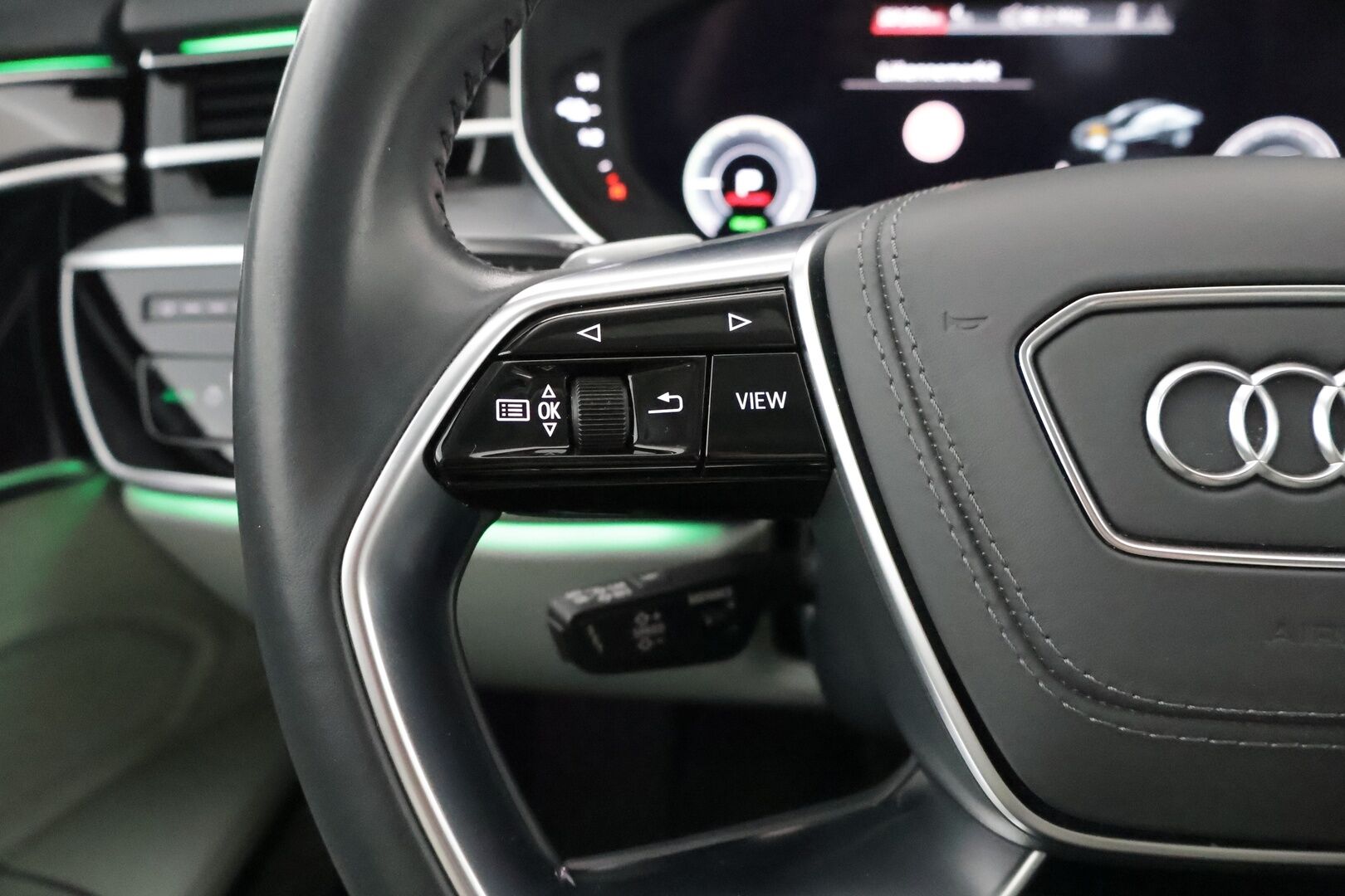 Audi A8 2021 Sedan Lang 60 TFSI e quattro tiptronic *Häikäsevät varusteet / HD Matrix LED+Laser / TV / Sähkösäätöiset etu- ja takaistuimet hieronnalla & ilmastoinnilla / HUD / Yönäkö / Panorama / Imuovet* - 3,99% KORKOTARJOUS TÄHÄN AUTOON 21.9. ASTI - *Akku kuntotarkistettu! / 1-omisteinen Suomi-auto! / Todella hieno yksilö!*
