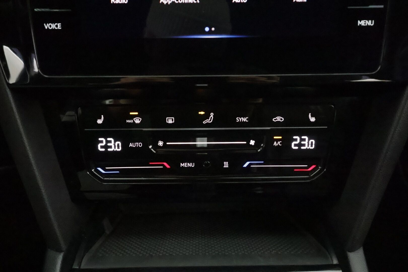 Volkswagen Passat 2021 Variant R-Line 2,0 TDI EVO SCR 110 kW DSG * ACC / Webasto / Matrix LED / Koukku / Sporttinahat / Keyless * - 1.Om Suomi-auto / Kahdet renkaat