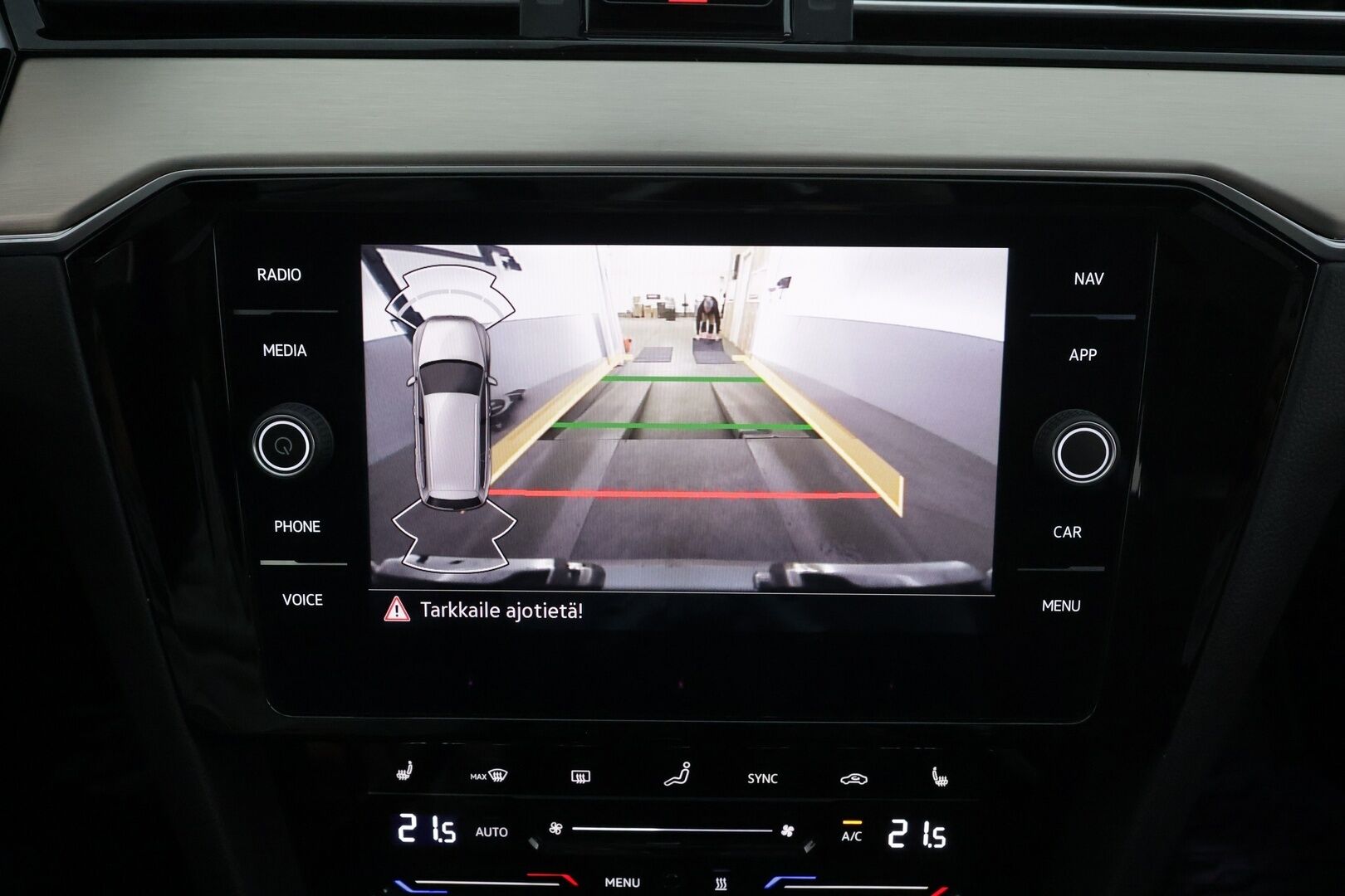 Volkswagen Passat 2021 Variant R-Line 2,0 TDI EVO SCR 110 kW DSG *ACC / Webasto / Matrix-LED / P.Kamera / Keyless / Apple & Android * - 1.Om Suomi-auto / Merkkihuollettu / Kahdet Renkaat