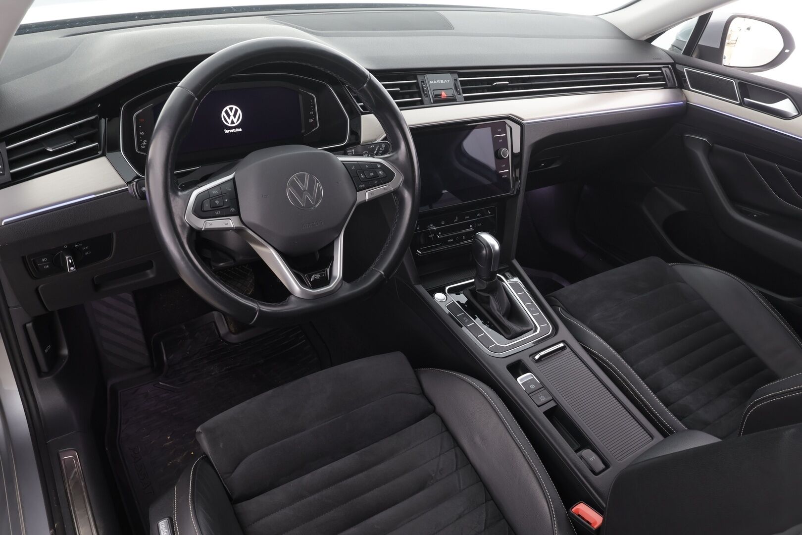 Volkswagen Passat 2021 Variant R-Line 2,0 TDI EVO SCR 110 kW DSG *ACC / Webasto / Matrix-LED / P.Kamera / Keyless / Apple & Android * - 1.Om Suomi-auto / Merkkihuollettu / Kahdet Renkaat
