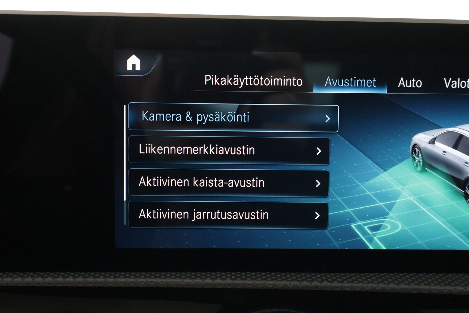 Mercedes-Benz A 2018 200 A Business AMG / P.Kamera  / Widescreen / Panorama / LED / Navi / - *Näyttävä / Hyvin pidetty / Huippu siisti!*