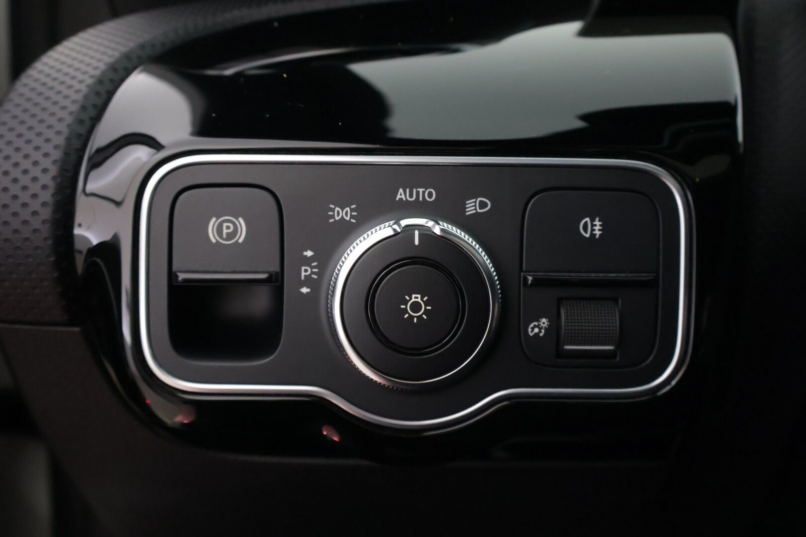 Mercedes-Benz A 2018 200 A Business AMG ** Panorma / Widescreen / P.kamera / LED / Navi ** - *Näyttävä / Hyvin pidetty / Huippu siisti!* - Osta nyt, maksa vasta ensi vuonna