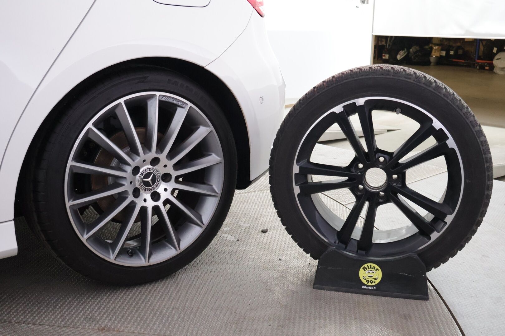 Mercedes-Benz A 2018 200 A Business AMG ** Panorma / Widescreen / P.kamera / LED / Navi ** - *Näyttävä / Hyvin pidetty / Huippu siisti!* - Osta nyt, maksa vasta ensi vuonna