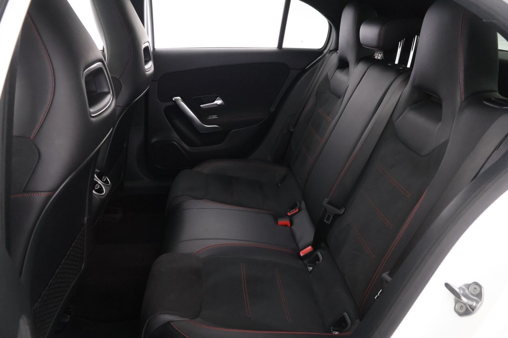 Mercedes-Benz A 2018 200 A Business AMG ** Panorma / Widescreen / P.kamera / LED / Navi ** - *Näyttävä / Hyvin pidetty / Huippu siisti!*