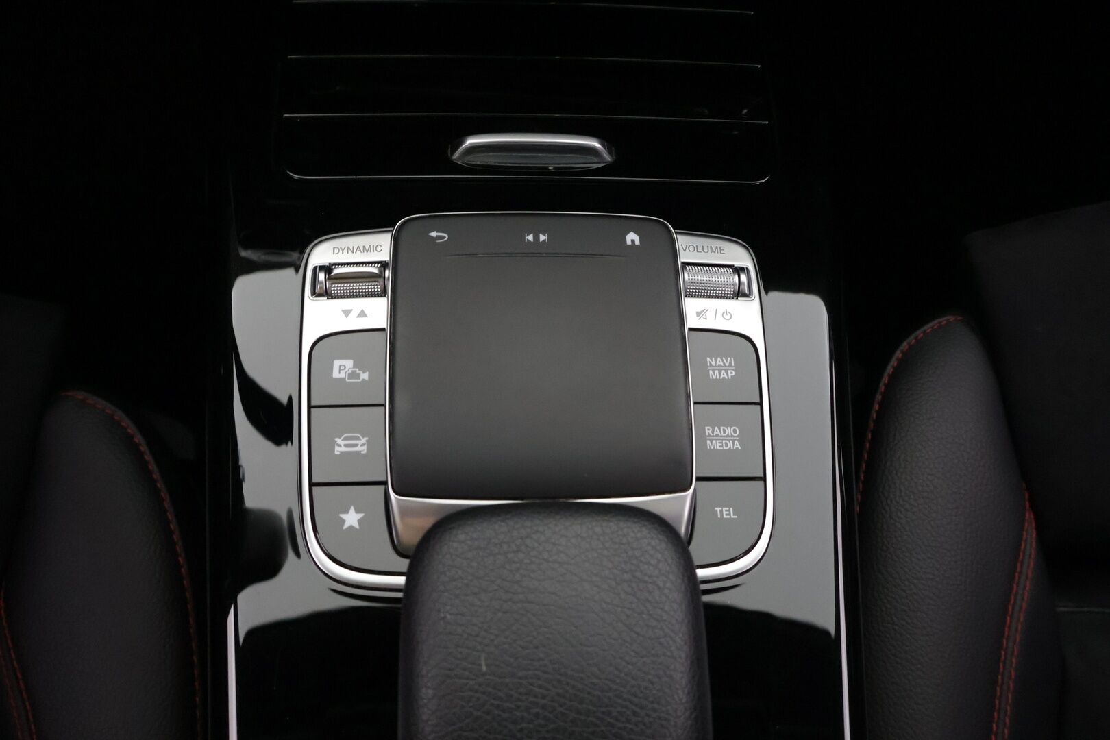 Mercedes-Benz A 2018 200 A Business AMG ** Panorma / Widescreen / P.kamera / LED / Navi ** - *Näyttävä / Hyvin pidetty / Huippu siisti!*