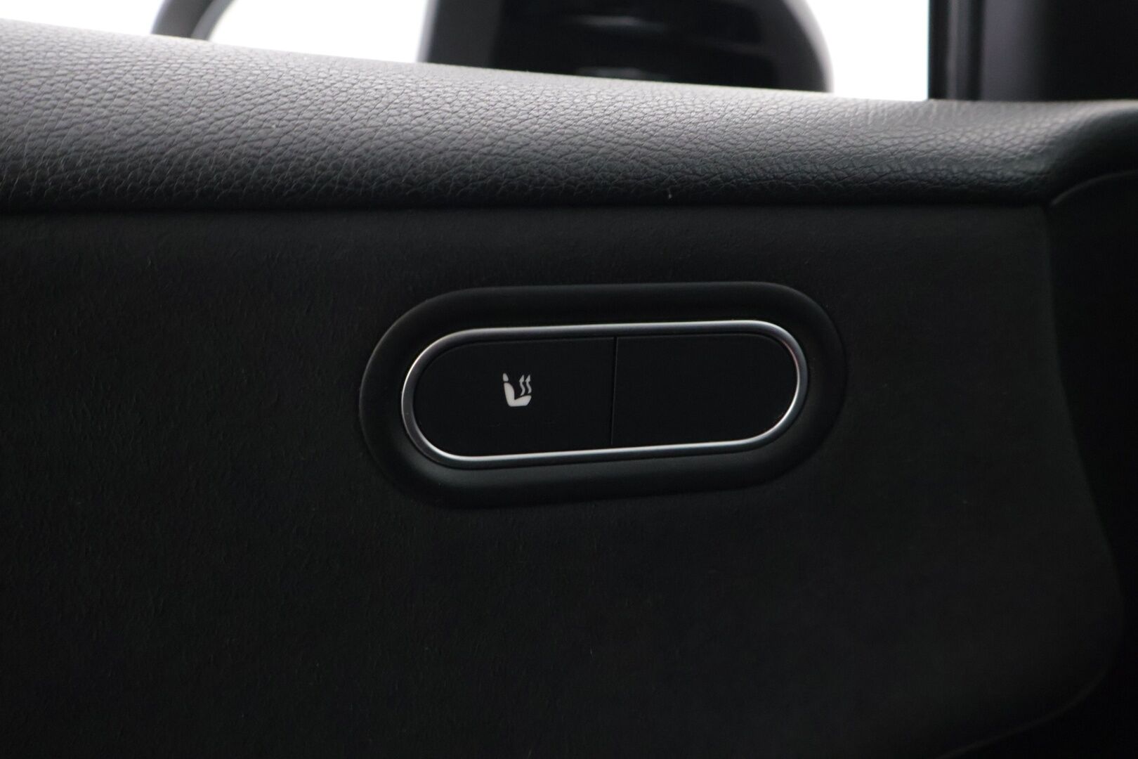 Mercedes-Benz A 2018 200 A Business AMG ** Panorma / Widescreen / P.kamera / LED / Navi ** - *Näyttävä / Hyvin pidetty / Huippu siisti!* - Osta nyt, maksa vasta ensi vuonna