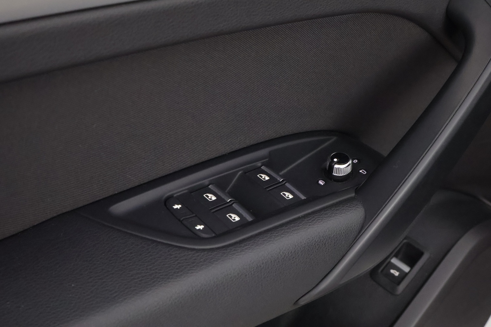 Audi Q5 2017 Business 2,0 TDI 140 kW quattro S tronic * Webasto / Vetokoukku / LED / Peruutustutkat / Sporttipenkit - Tulossa Myyntiin! / Jakopää tehty!