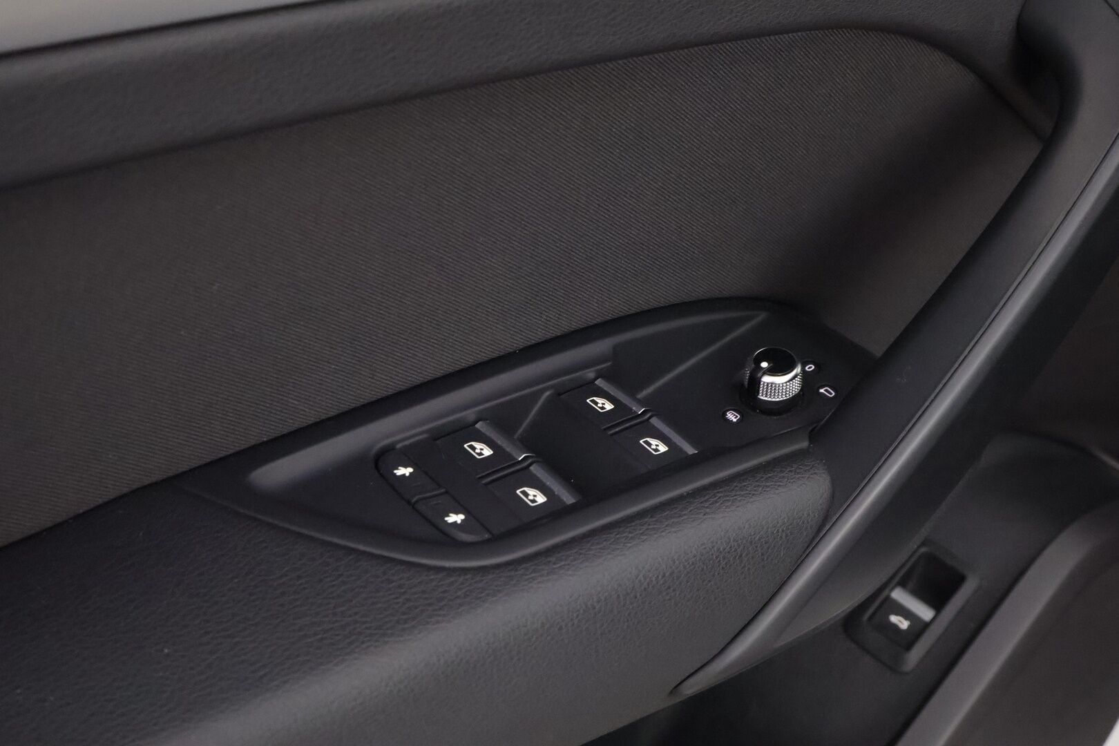 Audi Q5 2017 Business 2,0 TDI 140 kW quattro S tronic * Webasto / Vetokoukku / LED / Peruutustutkat / Sporttipenkit - Tulossa Myyntiin! / Jakopää tehty!