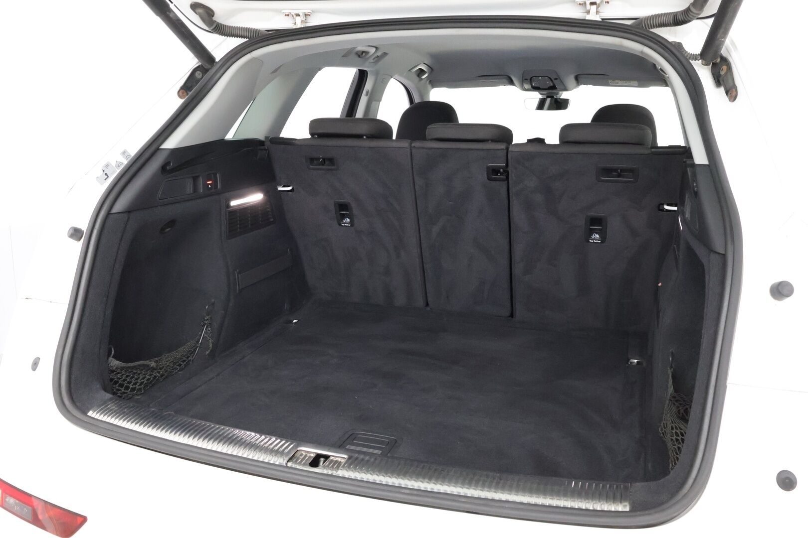 Audi Q5 2017 Business 2,0 TDI 140 kW quattro S tronic * Webasto / Vetokoukku / LED / Peruutustutkat / Sporttipenkit - Sähköluukku  / Jakopää tehty! / Facelift - HULLUT AVAJAISHULINAT KORKOTARJOUS 3,29 %