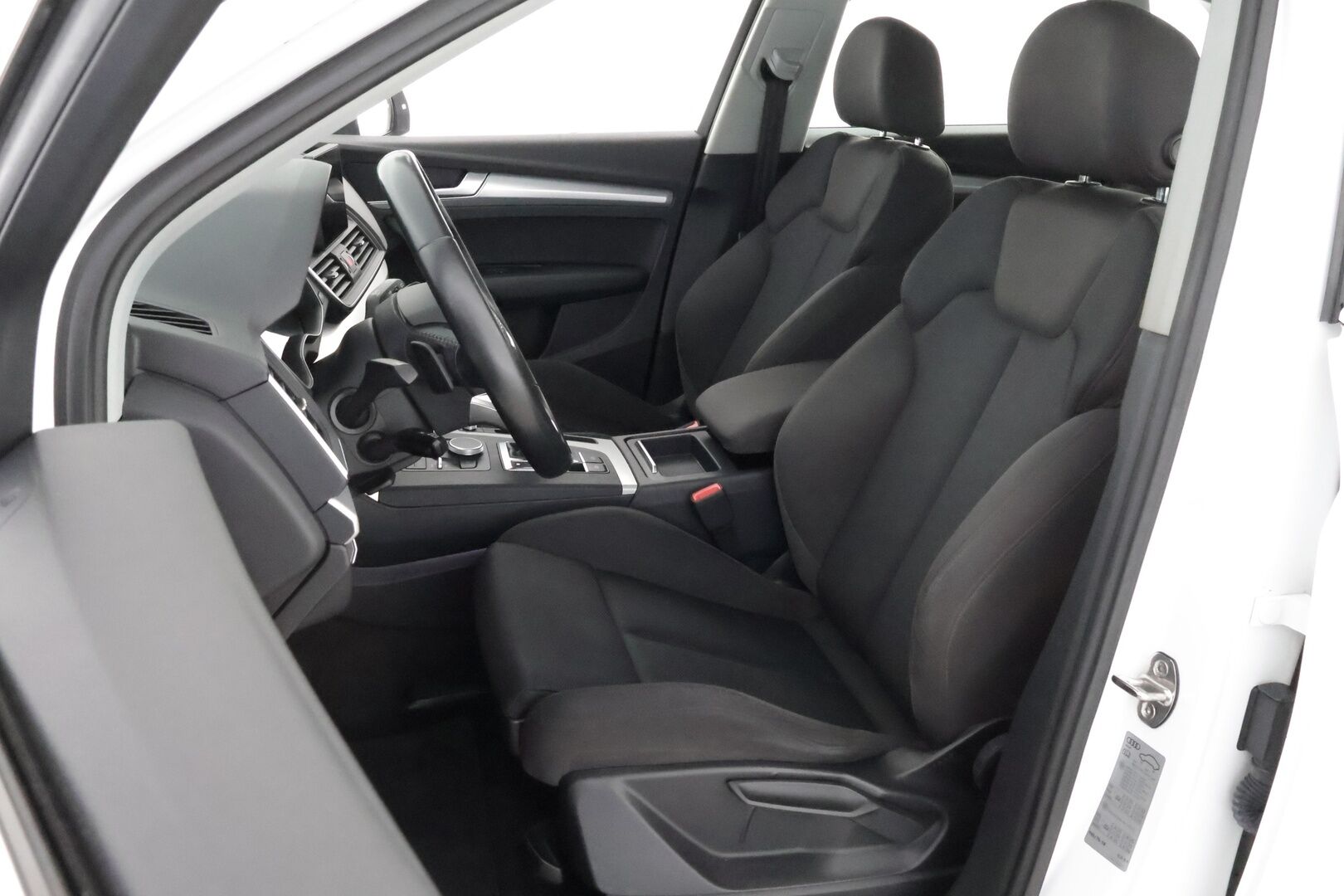 Audi Q5 2017 Business 2,0 TDI 140 kW quattro S tronic * Webasto / Vetokoukku / LED / Peruutustutkat / Sporttipenkit - Sähköluukku  / Jakopää tehty! / Facelift - HULLUT AVAJAISHULINAT KORKOTARJOUS 3,29 %