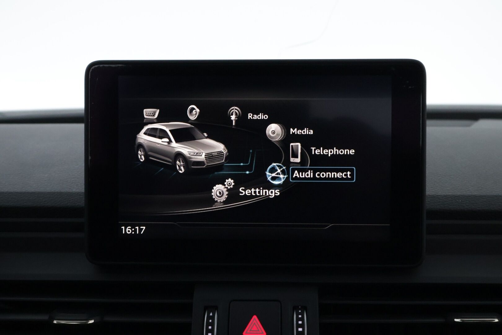 Audi Q5 2017 Business 2,0 TDI 140 kW quattro S tronic * Webasto / Vetokoukku / LED / Peruutustutkat / Sporttipenkit - Tulossa Myyntiin! / Jakopää tehty!