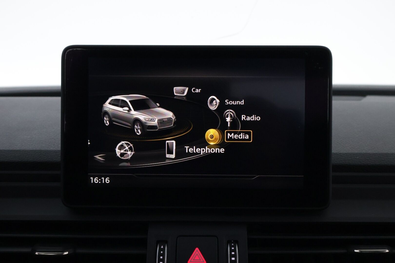 Audi Q5 2017 Business 2,0 TDI 140 kW quattro S tronic * Webasto / Vetokoukku / LED / Peruutustutkat / Sporttipenkit - Tulossa Myyntiin! / Jakopää tehty!