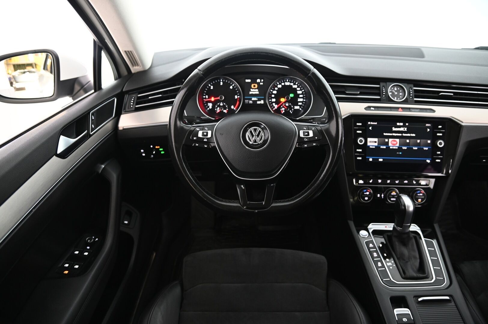 VOLKSWAGEN PASSAT 2018 2.0 TDI Variant Highline 4Motion Dsg Autom. - *ALV-VÄHENNYSKELPOINEN* *HUIPPUVARUSTEET* *WEBASTO, ADAPTIIVINEN VAKKARI, NAHKA-ALCANTARA, KOUKKU, KAMERA, TUTKAT*