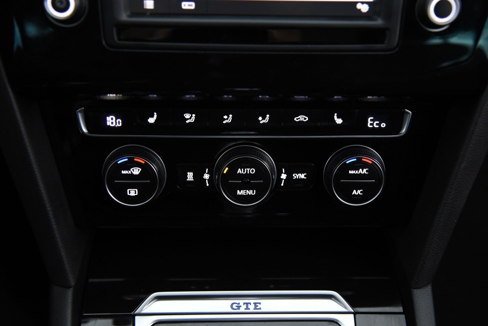 VOLKSWAGEN PASSAT 2017 Passat Variant GTE Plug-In Hybrid 160 kW (218 hv) DSG-aut / Webasto / Adapt.vak / Koukku / P-kamera / Tulossa myyntiin! - Webasto / Adapt. vak / Koukku / P.Kamera / Siisti GTE Passat 2x renkain!