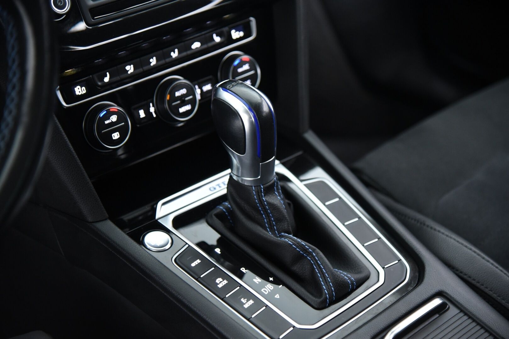 VOLKSWAGEN PASSAT 2017 Passat Variant GTE Plug-In Hybrid 160 kW (218 hv) DSG-aut / Webasto / Adapt.vak / Koukku / P-kamera / Tulossa myyntiin! - Webasto / Adapt. vak / Koukku / P.Kamera / Siisti GTE Passat 2x renkain!