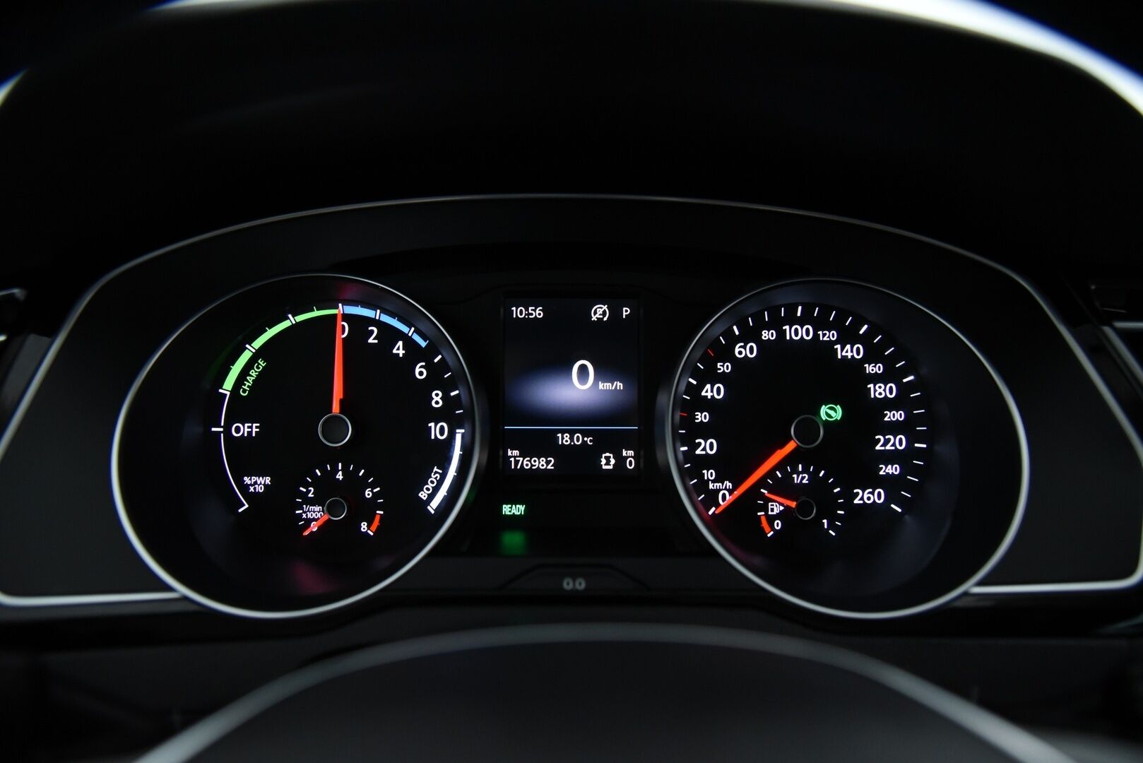 VOLKSWAGEN PASSAT 2017 Passat Variant GTE Plug-In Hybrid 160 kW (218 hv) DSG-aut / Webasto / Adapt.vak / Koukku / P-kamera / Tulossa myyntiin! - Webasto / Adapt. vak / Koukku / P.Kamera / Siisti GTE Passat 2x renkain!