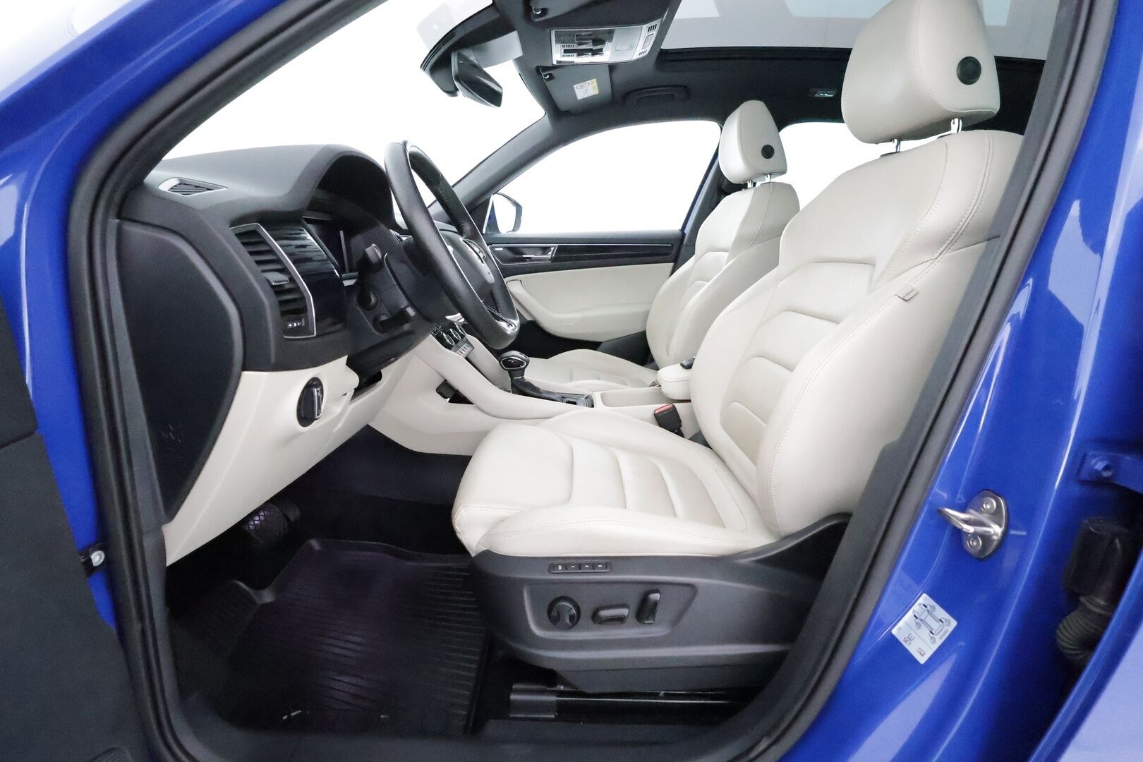 Skoda Kodiaq 2021 2,0 TDI 150 Exclusive Business DSG **Canton / Panorama / Ilmastoidut muistipenkit / 360 Kamera** - 1-om. Suomi-auto / Adapt. vakkari / Webasto / Digimittaristo / Keyless / Apple&Android