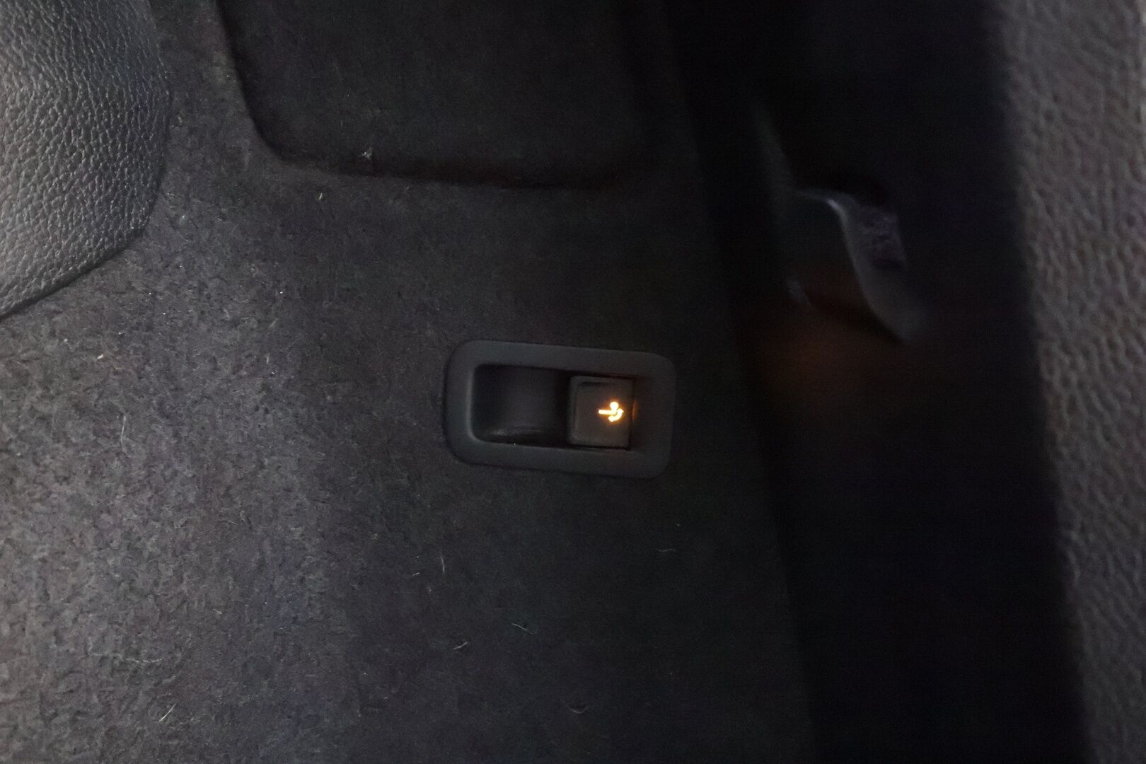 Skoda Karoq 2021 1,5 TSI Style BusinessLine DSG * ACC / P.kamera / Webasto / Koukku / Navi / Keyless / LED / Muistipenkki / Digimittaristo * - Suomi-auto / Kahdet renkaat aluvanteilla - HULLUT AVAJAISHULINAT KORKOTARJOUS 3,29 %