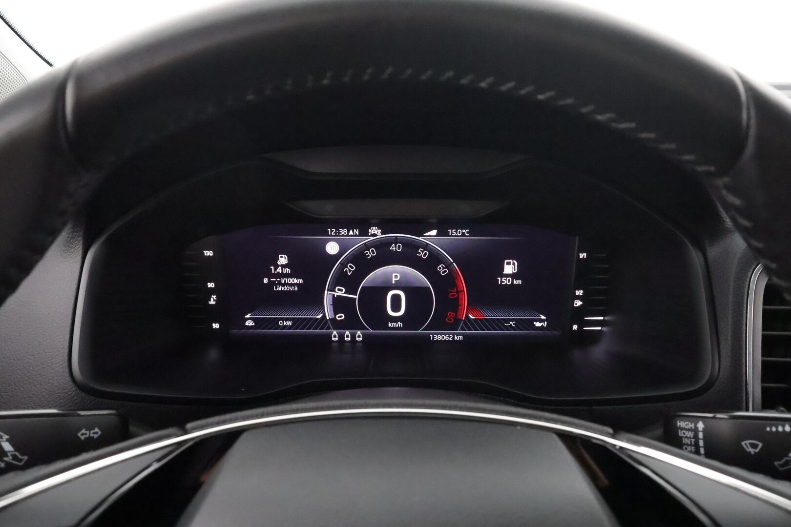 Skoda Karoq 2021 1,5 TSI Style BusinessLine DSG * ACC / P.kamera / Webasto / Koukku / Navi / Keyless / LED / Muistipenkki / Digimittaristo * - Suomi-auto / Kahdet renkaat aluvanteilla - HULLUT AVAJAISHULINAT KORKOTARJOUS 3,29 %