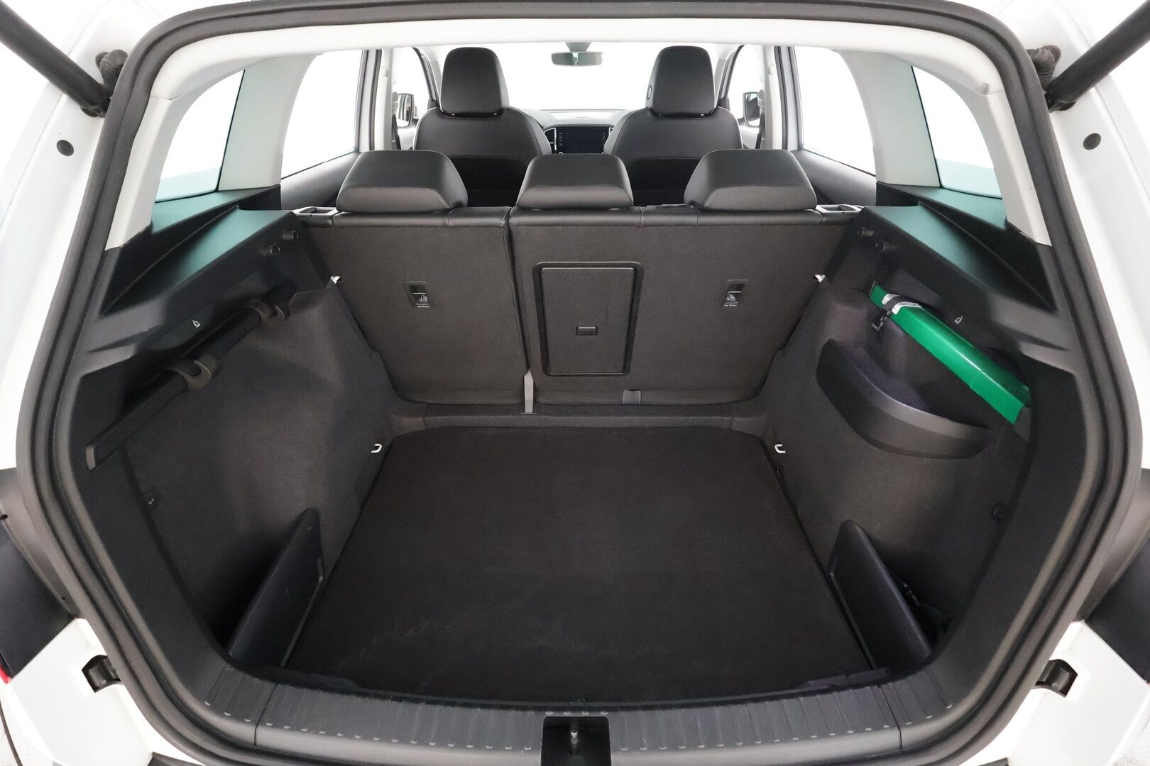 Skoda Karoq 2021 1,5 TSI Style BusinessLine DSG * ACC / P.kamera / Webasto / Koukku / Navi / Keyless / LED / Muistipenkki / Digimittaristo * - Suomi-auto / Kahdet renkaat aluvanteilla