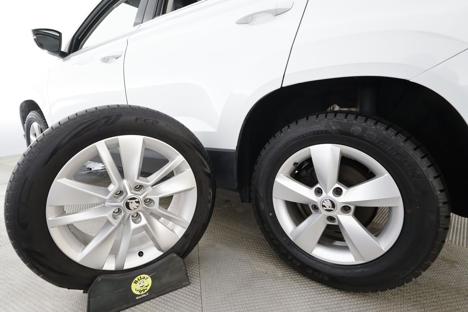 Skoda Karoq 2021 1,5 TSI Style BusinessLine DSG * ACC / P.kamera / Webasto / Koukku / Navi / Keyless / LED / Muistipenkki / Digimittaristo * - Suomi-auto / Kahdet renkaat aluvanteilla - HULLUT AVAJAISHULINAT KORKOTARJOUS 3,29 %