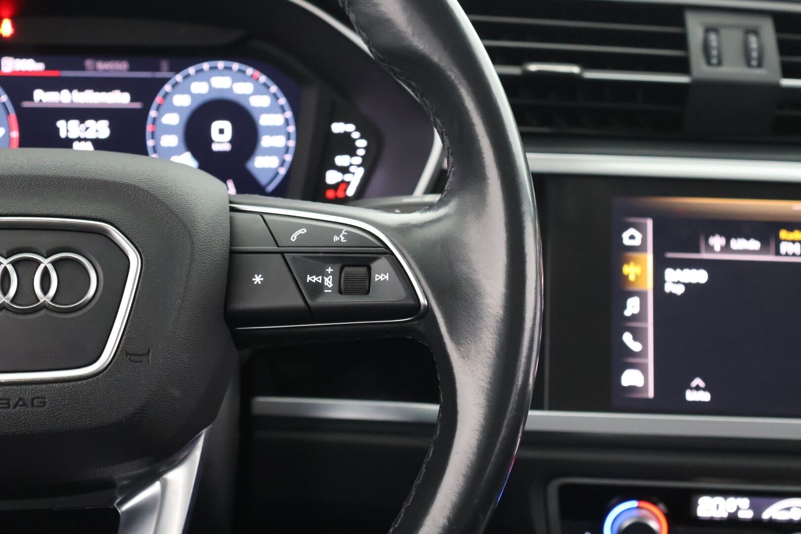 Audi Q3 2021 Business 35 TFSI 110 kW MHEV S tronic - ACC | Webasto | Digimittaristo | LED | Hyvä huoltohistoria! 