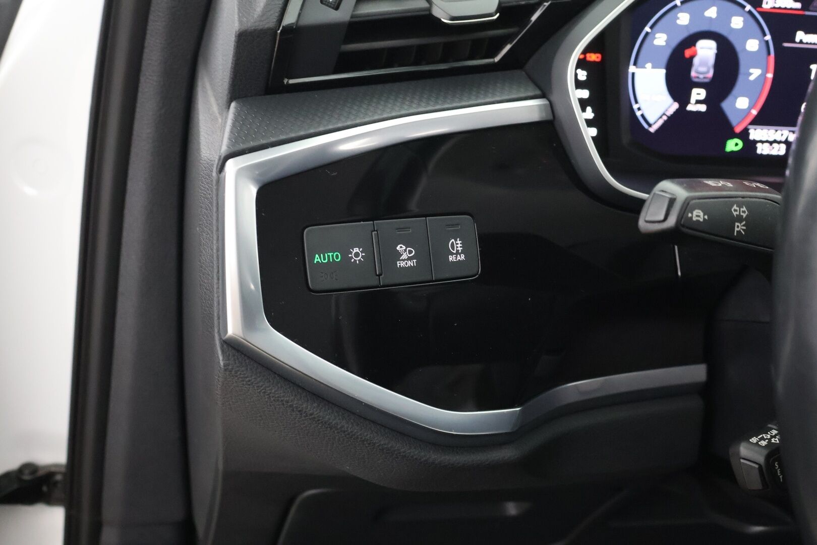 Audi Q3 2021 Business 35 TFSI 110 kW MHEV S tronic - ACC | Webasto | Digimittaristo | LED | Hyvä huoltohistoria! 