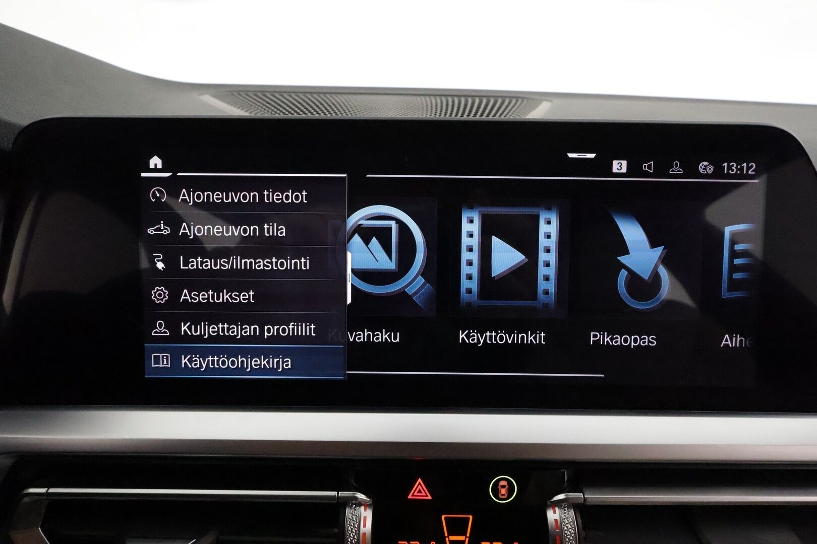 BMW 330 2021 G21 A Charged Edition M Sport **ACC / HUD / P.tutkat / Muistipenkki / Vaaleat nahat / Comfort Access / Navi** - 1.Om Suomi-auto / Kahdet renkaat aluvanteilla / Merkkihuollettu