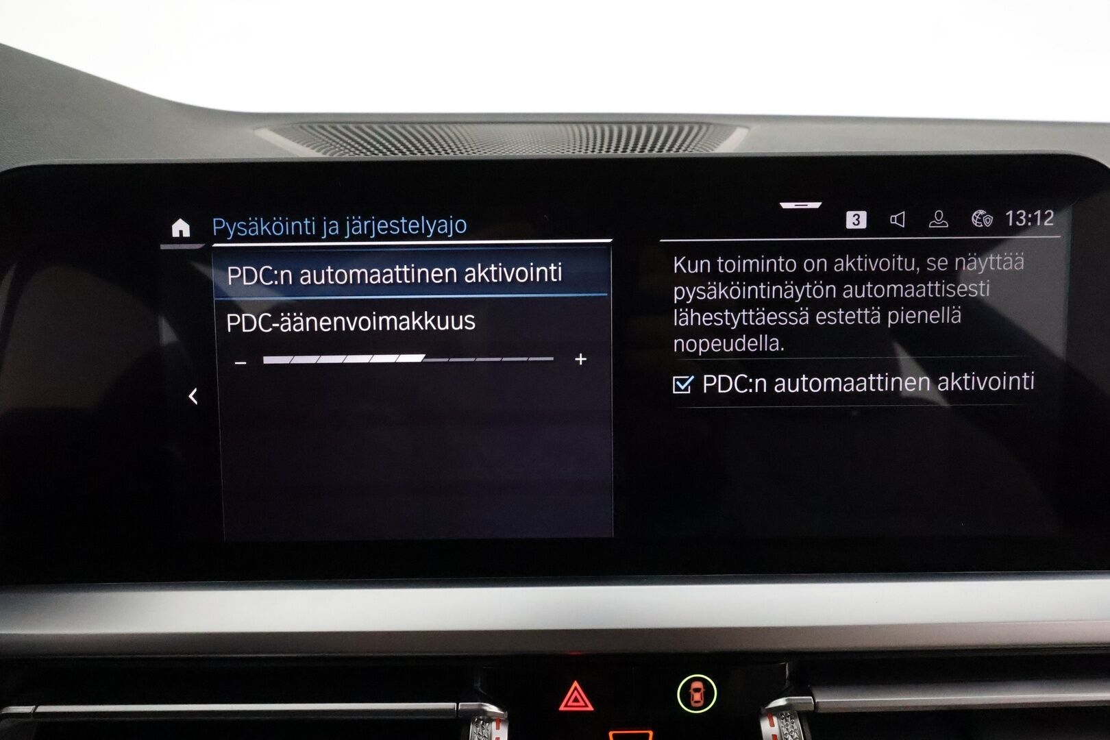 BMW 330 2021 G21 A Charged Edition M Sport **ACC / HUD / P.tutkat / Muistipenkki / Vaaleat nahat / Comfort Access / Navi** - 1.Om Suomi-auto / Kahdet renkaat aluvanteilla / Merkkihuollettu