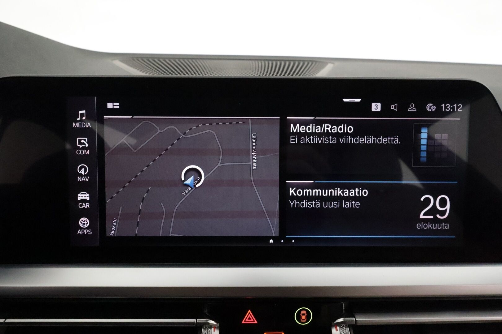 BMW 330 2021 G21 A Charged Edition M Sport **ACC / HUD / P.tutkat / Muistipenkki / Vaaleat nahat / Comfort Access / Navi** - 1.Om Suomi-auto / Kahdet renkaat aluvanteilla / Merkkihuollettu
