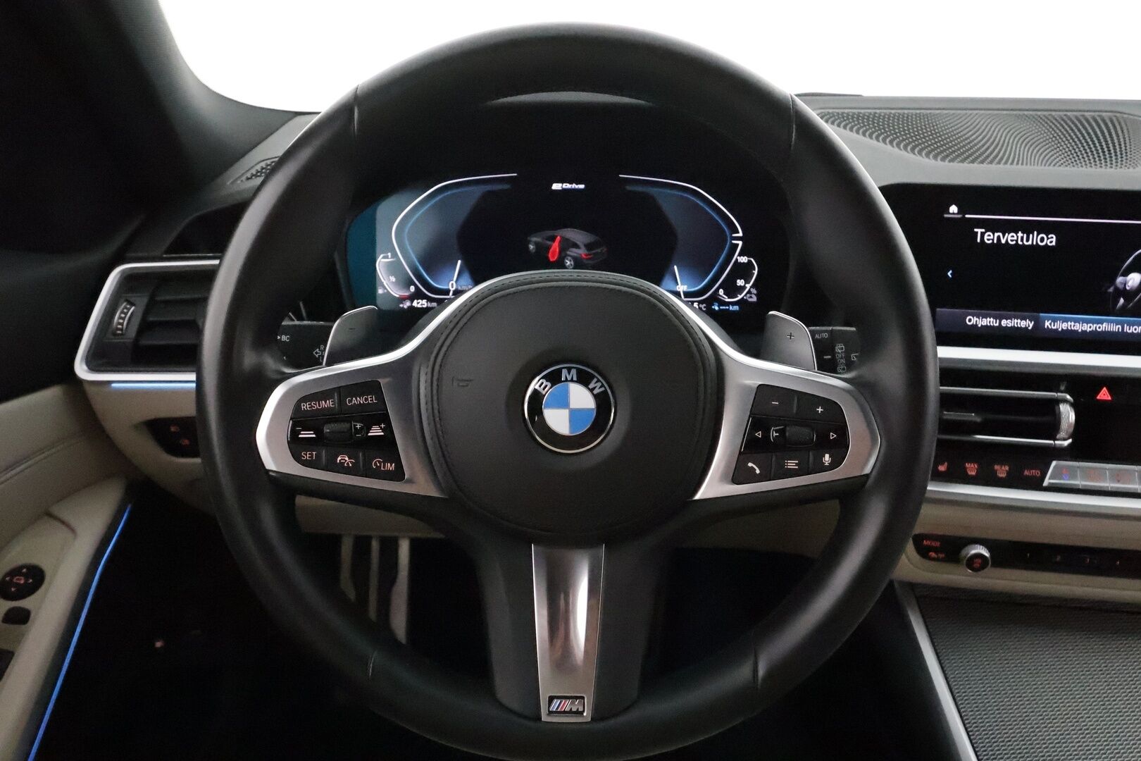 BMW 330 2021 G21 A Charged Edition M Sport **ACC / HUD / P.tutkat / Muistipenkki / Vaaleat nahat / Comfort Access / Navi** - 1.Om Suomi-auto / Kahdet renkaat aluvanteilla / Merkkihuollettu