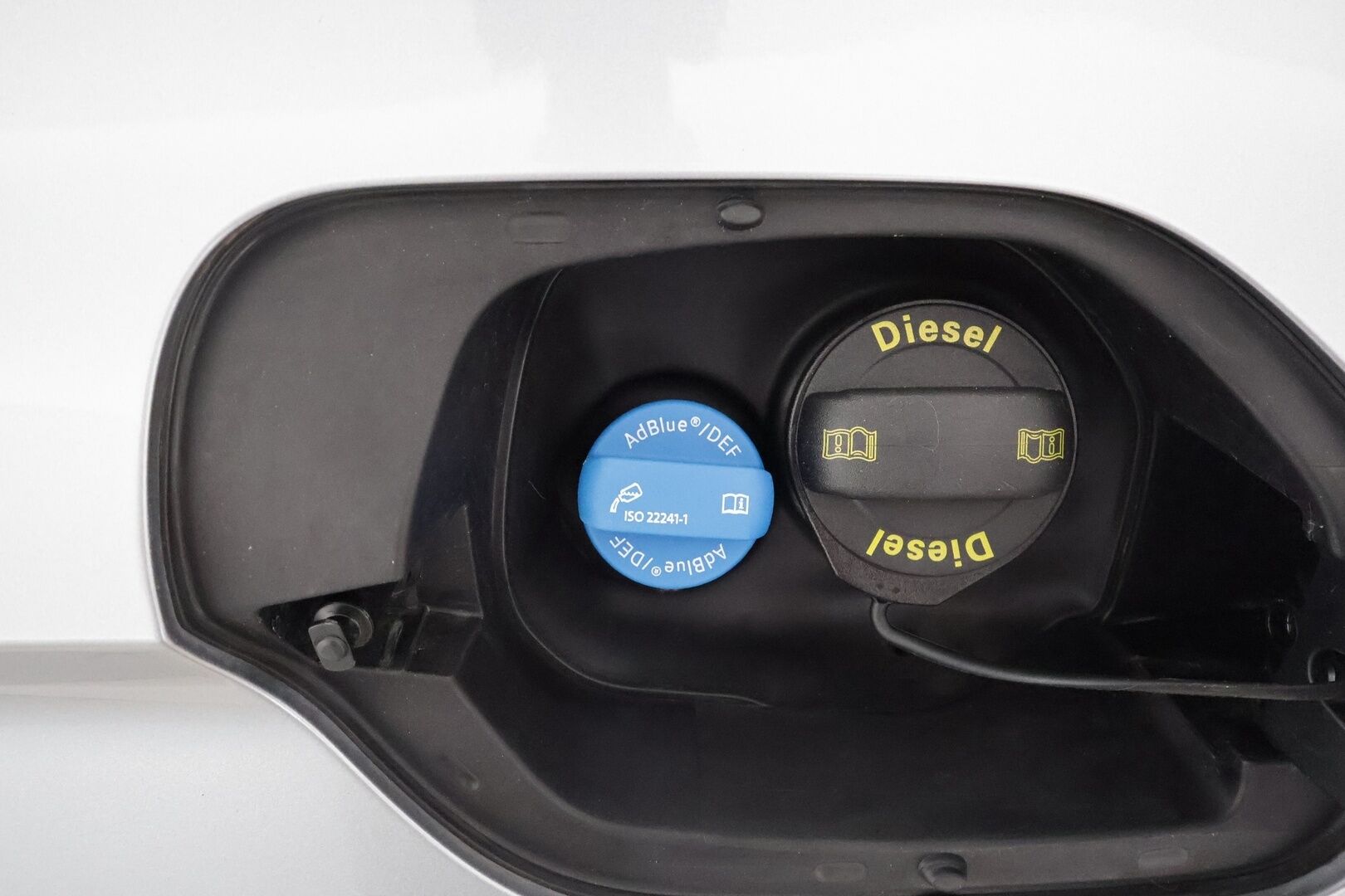 Volkswagen Passat 2018 Variant Highline R-Line 2,0 TDI 140 kW (190 hv) 4MOTION DSG-automaatti **Webasto / Koukku / Matrix-LED / Adapt.Vakkari** - ACC / P. Kamera / Kaistavahti / KeylessGO / 2x Renkaat / Digimittaristo