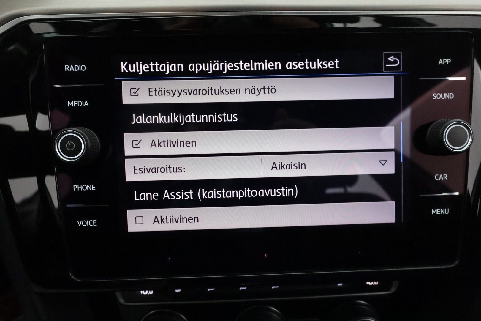 Volkswagen Passat 2018 Variant Highline R-Line 2,0 TDI 140 kW (190 hv) 4MOTION DSG-automaatti **Webasto / Koukku / Matrix-LED / Adapt.Vakkari** - ACC / P. Kamera / Kaistavahti / KeylessGO / 2x Renkaat / Digimittaristo