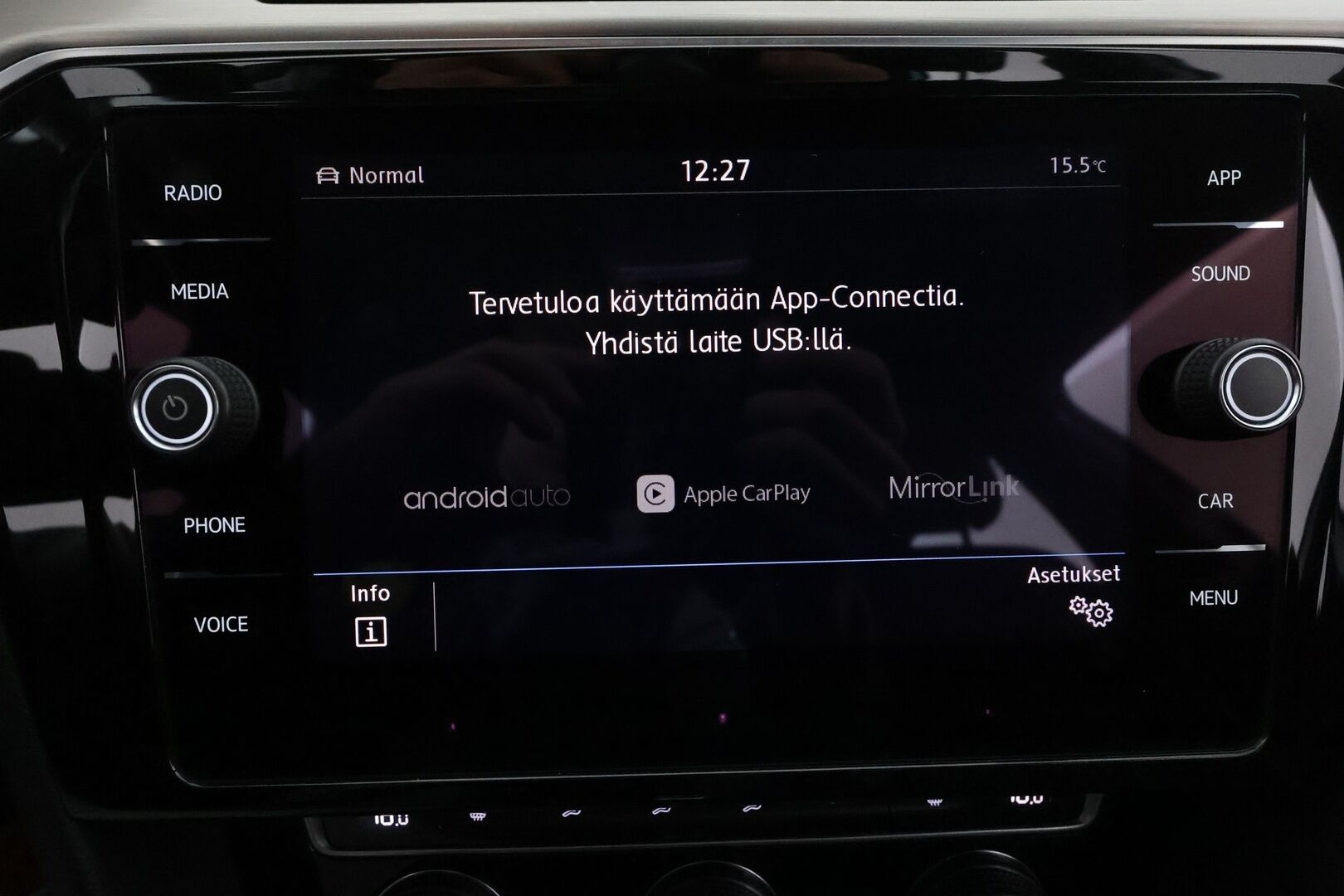 Volkswagen Passat 2018 Variant Highline R-Line 2,0 TDI 140 kW (190 hv) 4MOTION DSG-automaatti **Webasto / Koukku / Matrix-LED / Adapt.Vakkari** - ACC / P. Kamera / Kaistavahti / KeylessGO / 2x Renkaat / Digimittaristo