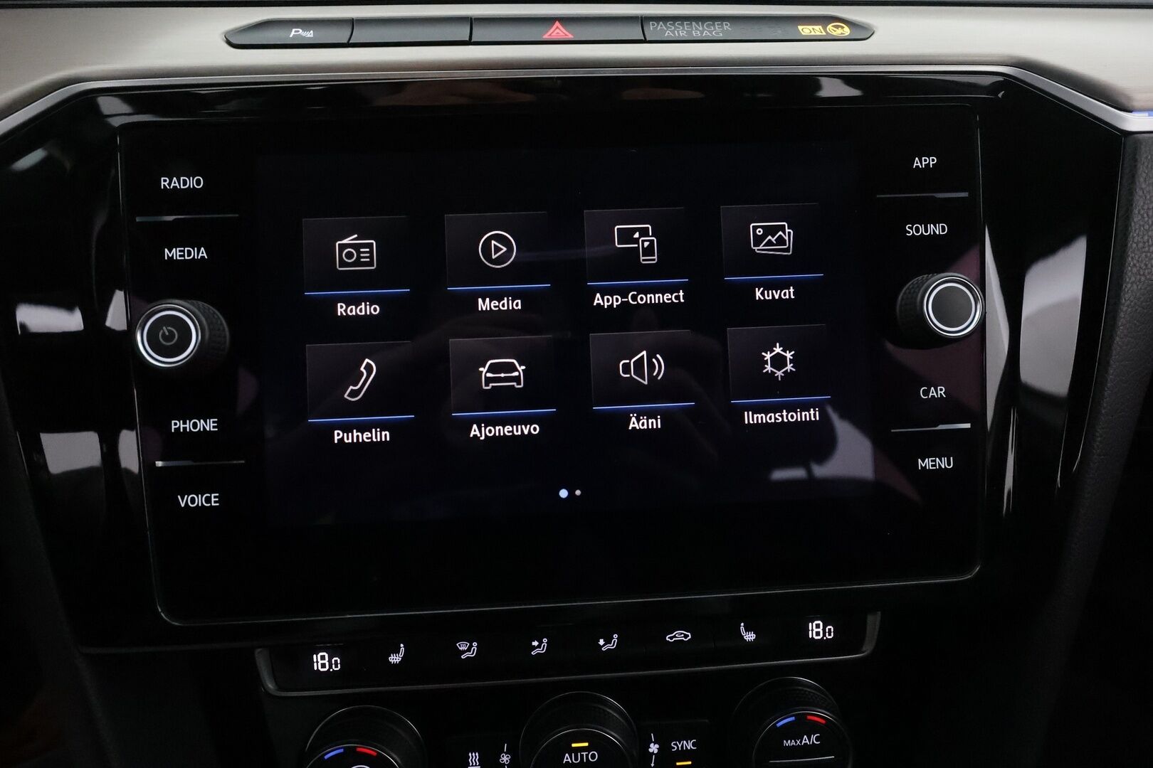 Volkswagen Passat 2018 Variant Highline R-Line 2,0 TDI 140 kW (190 hv) 4MOTION DSG-automaatti **Webasto / Koukku / Matrix-LED / Adapt.Vakkari** - ACC / P. Kamera / Kaistavahti / KeylessGO / 2x Renkaat / Digimittaristo