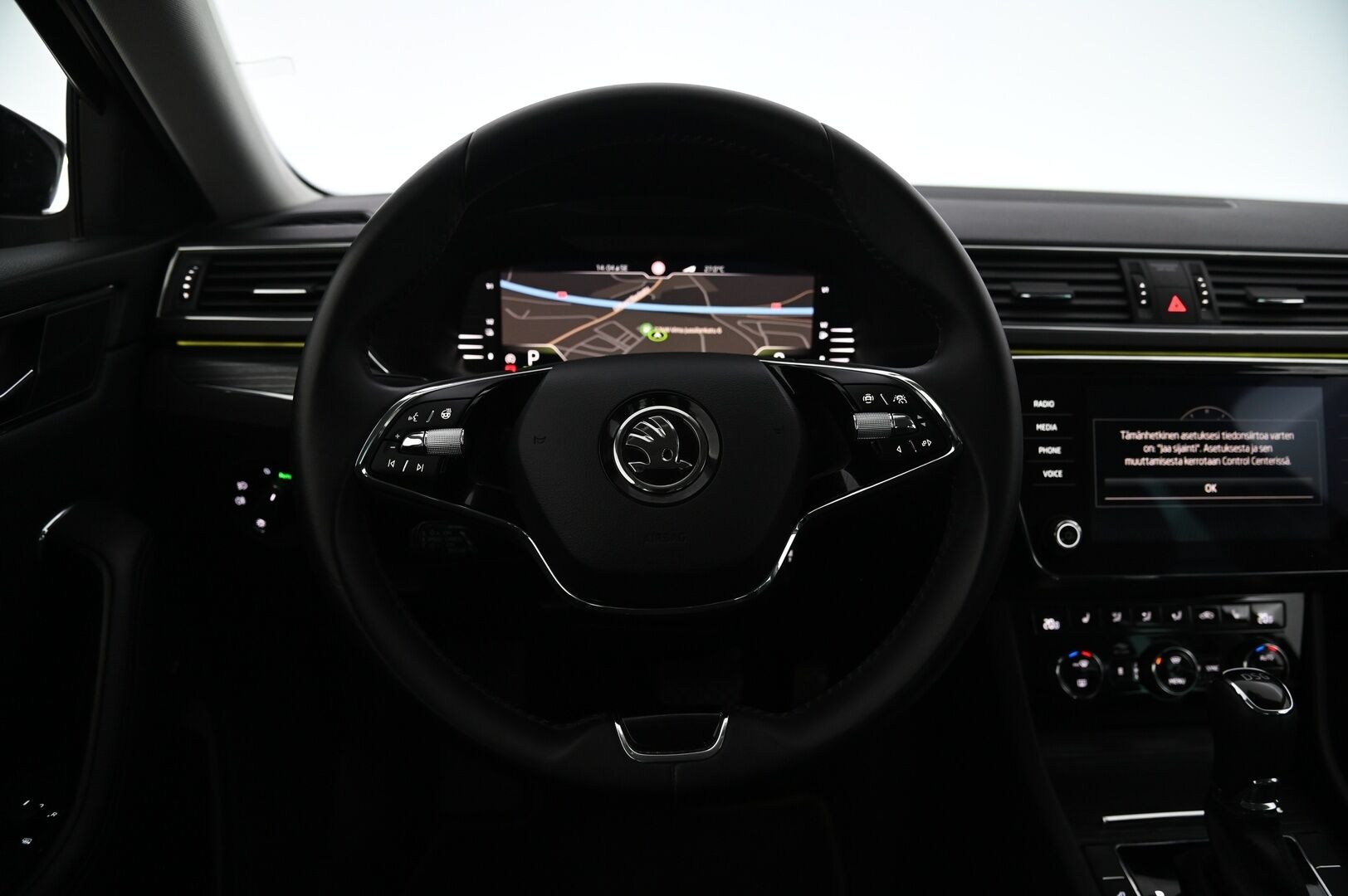 Skoda Superb 2021 1,4 TSI PHEV Style iV DSG Autom. / Canton / Adapt.Vakkari / Vetokoukku / - Juuri katsastettu / Navi / Nahkaverhoilu / Muistipenkit / Peruutuskamera / Matrix-ajovalot /