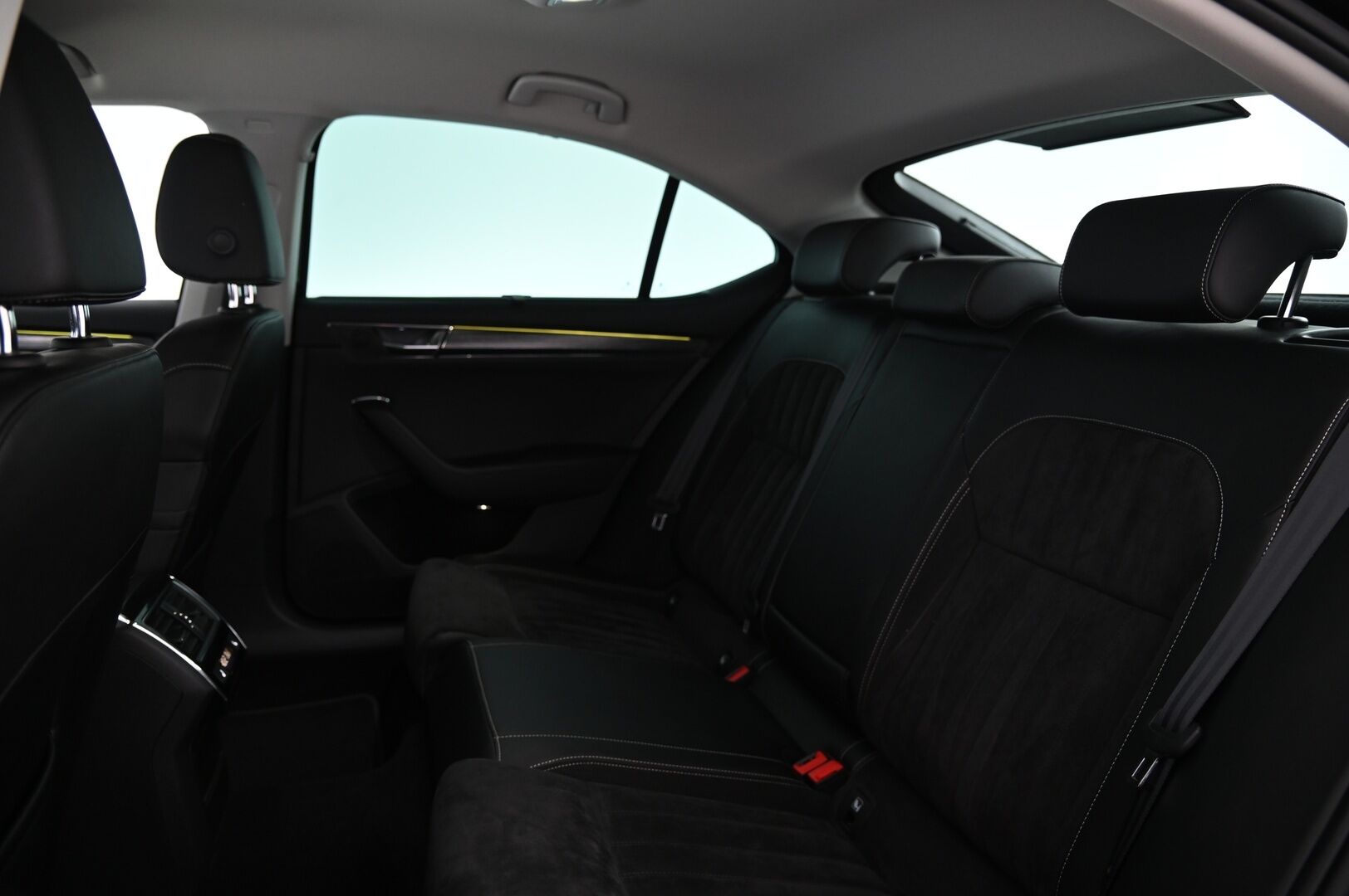 Skoda Superb 2021 1,4 TSI PHEV Style iV DSG Autom. / Canton / Adapt.Vakkari / Vetokoukku / - Navi / Nahkaverhoilu / Muistipenkit / Peruutuskamera / Matrix-ajovalot / 