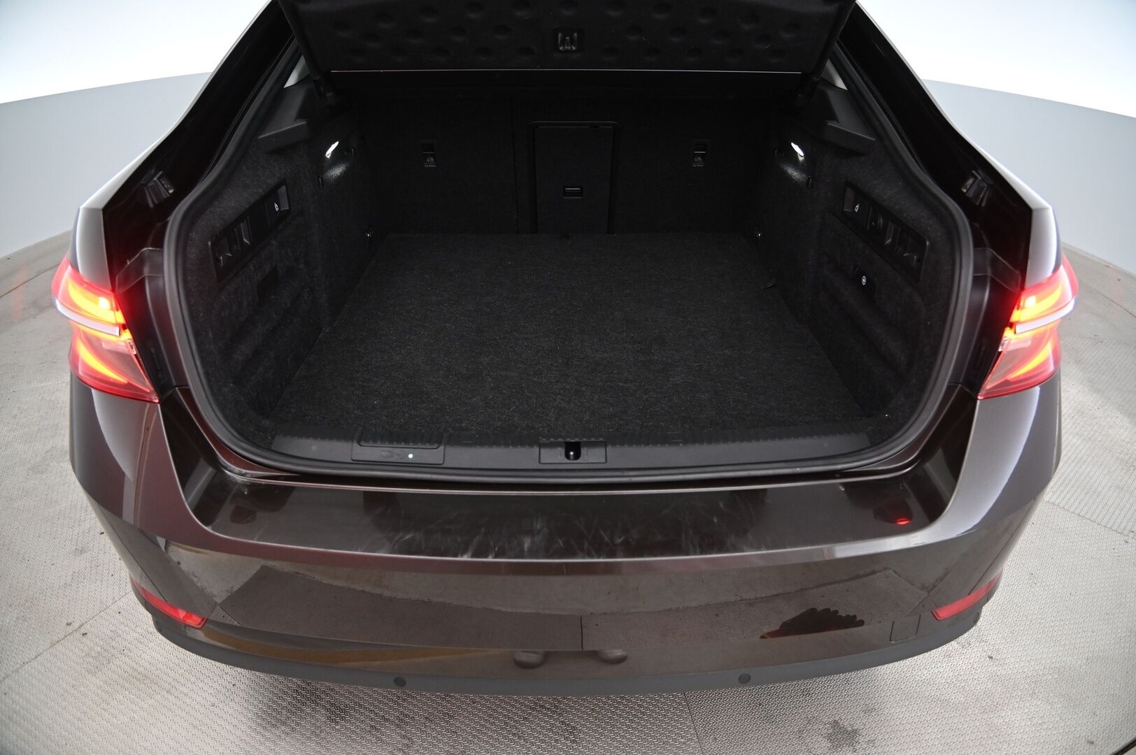 Skoda Superb 2021 1,4 TSI PHEV Style iV DSG Autom. / Canton / Adapt.Vakkari / Vetokoukku / - Juuri katsastettu / Navi / Nahkaverhoilu / Muistipenkit / Peruutuskamera / Matrix-ajovalot /