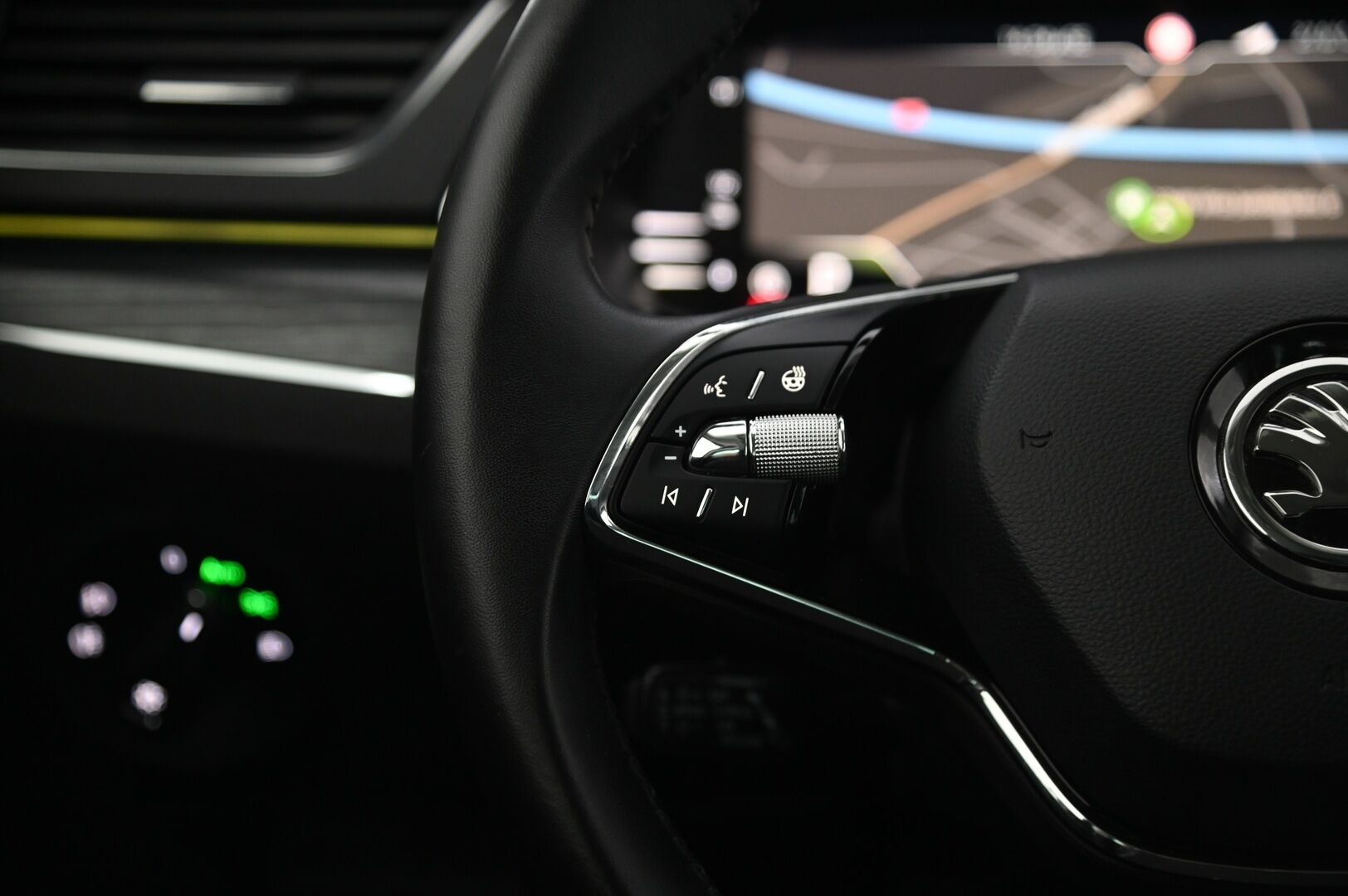 Skoda Superb 2021 1,4 TSI PHEV Style iV DSG Autom. / Canton / Adapt.Vakkari / Vetokoukku / - Juuri katsastettu / Navi / Nahkaverhoilu / Muistipenkit / Peruutuskamera / Matrix-ajovalot /